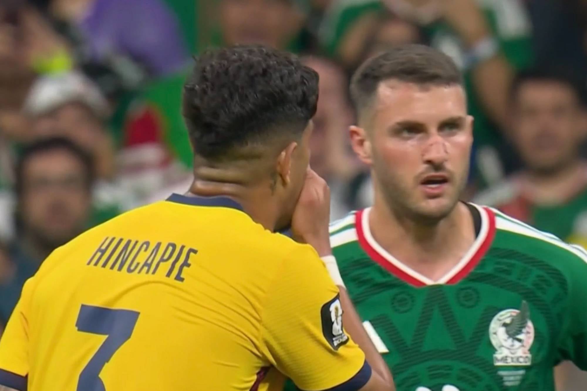 Una nueva "víctima" de la Ley Prestianni: la expulsión de un futbolista de Ecuador por taparse la boca para discutir con un mexicano