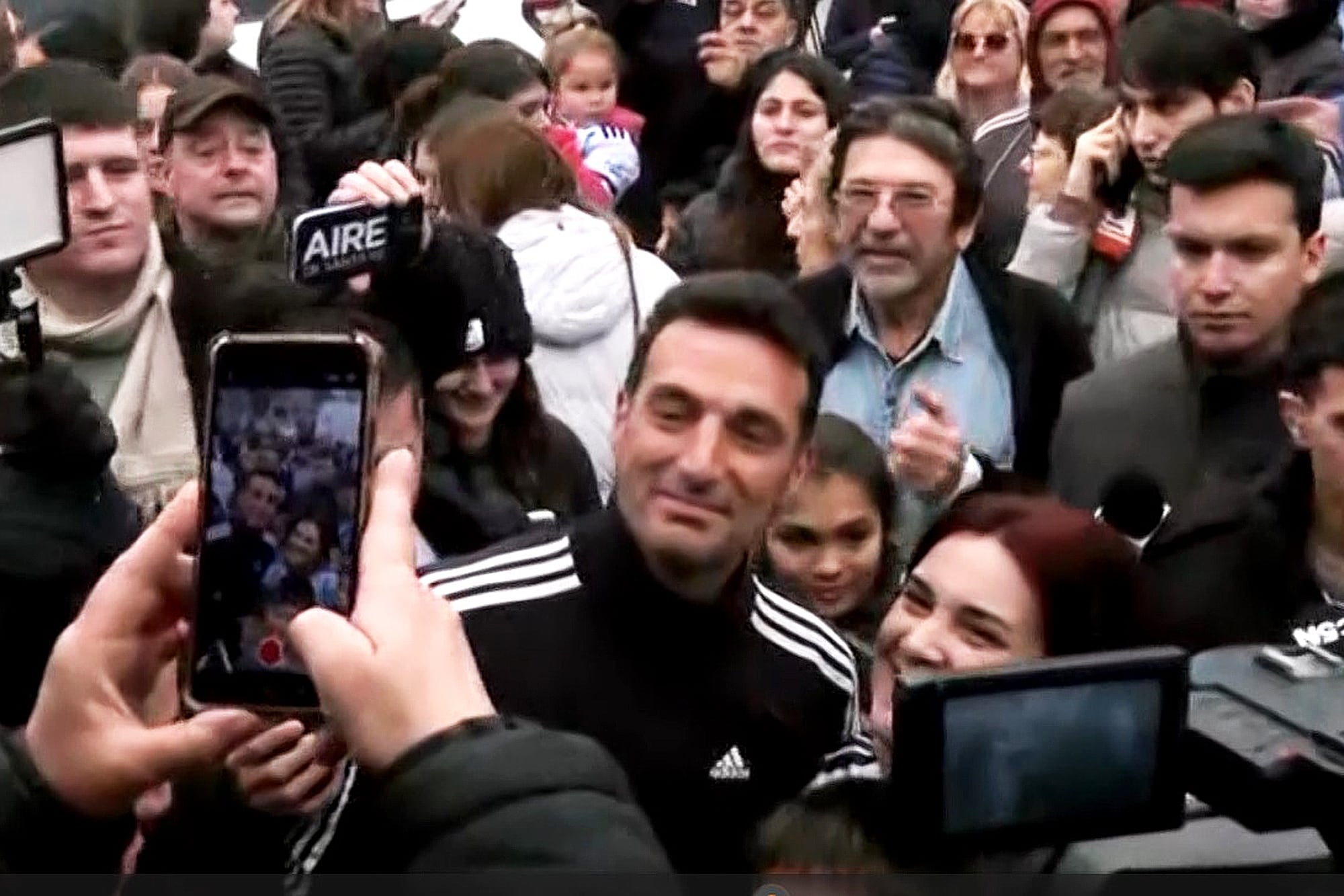 Scaloni se despidió de Pujato y su familia le dejó un mensaje a los hinchas que le brindaron cariño esta semana