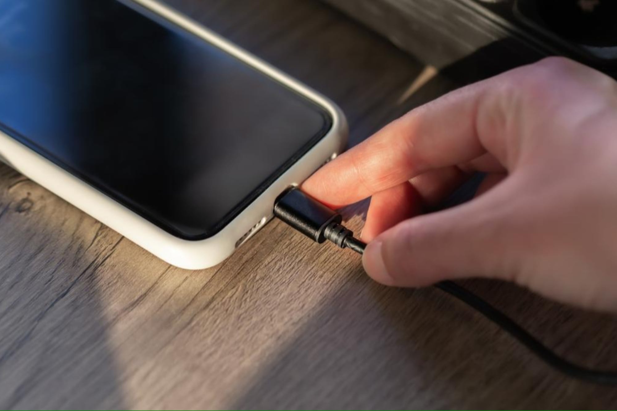 La carga rápida utiliza cargadores especialmente diseñados para aumentar el flujo (Foto: iStock)
