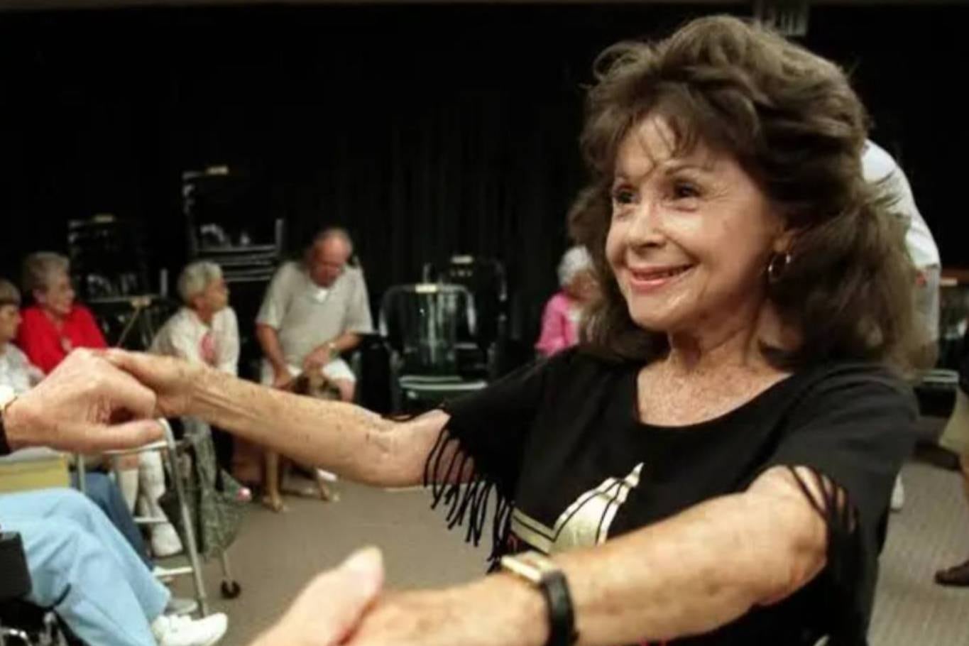 Caren Marsh Doll comenzó a trabajar como instructora de danzas de salón en 1956 y se retiró muchos años más tarde