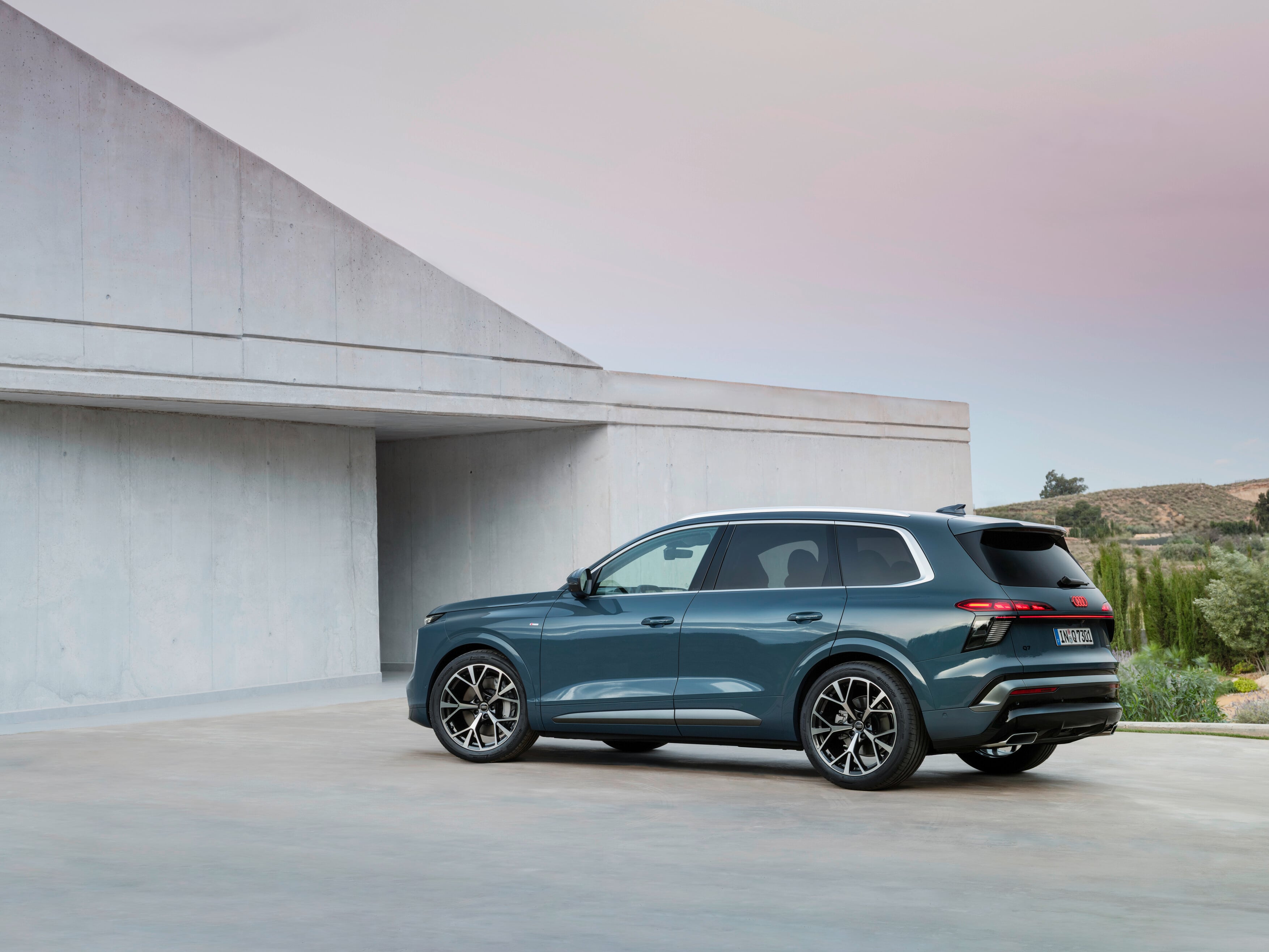 El lanzamiento estará acompañado por dos versiones de un motor V6 turbodiésel de 3.0 litros