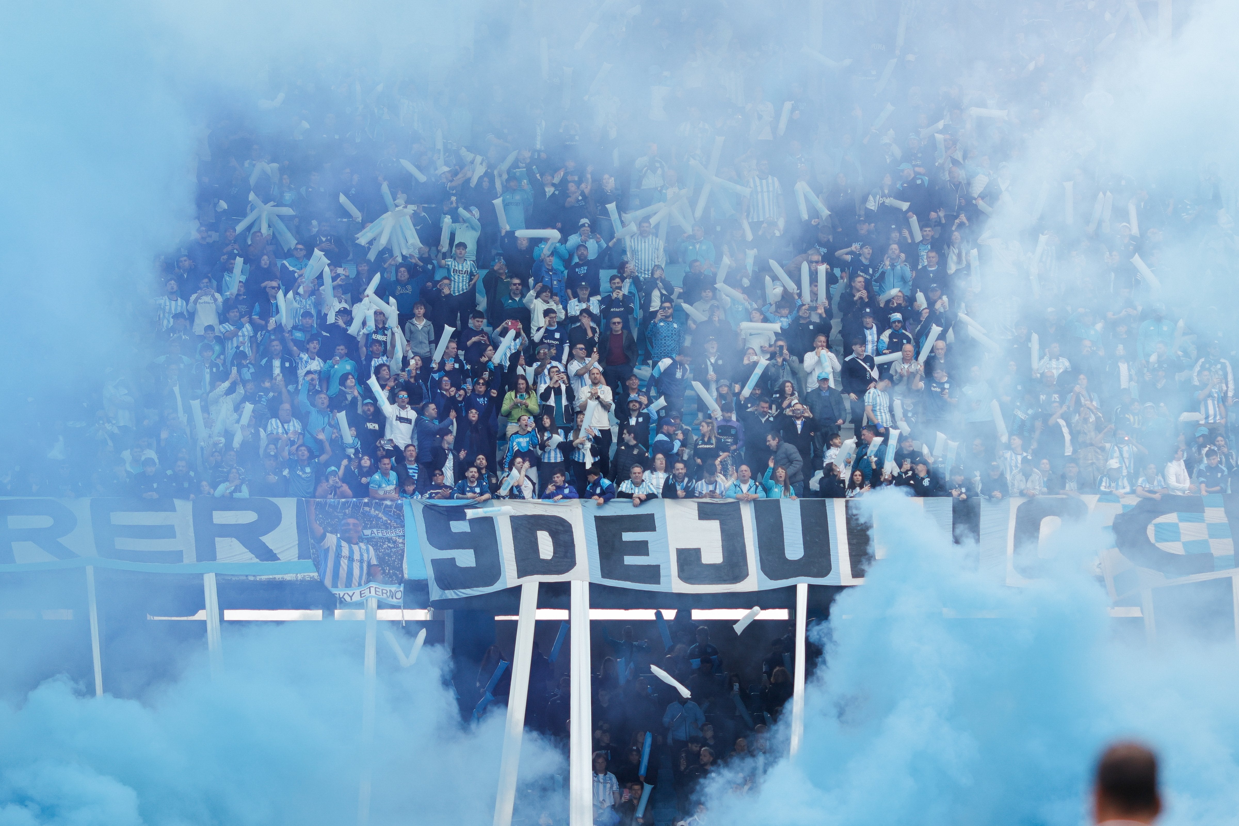 El recibimiento de los hinchas de Racing