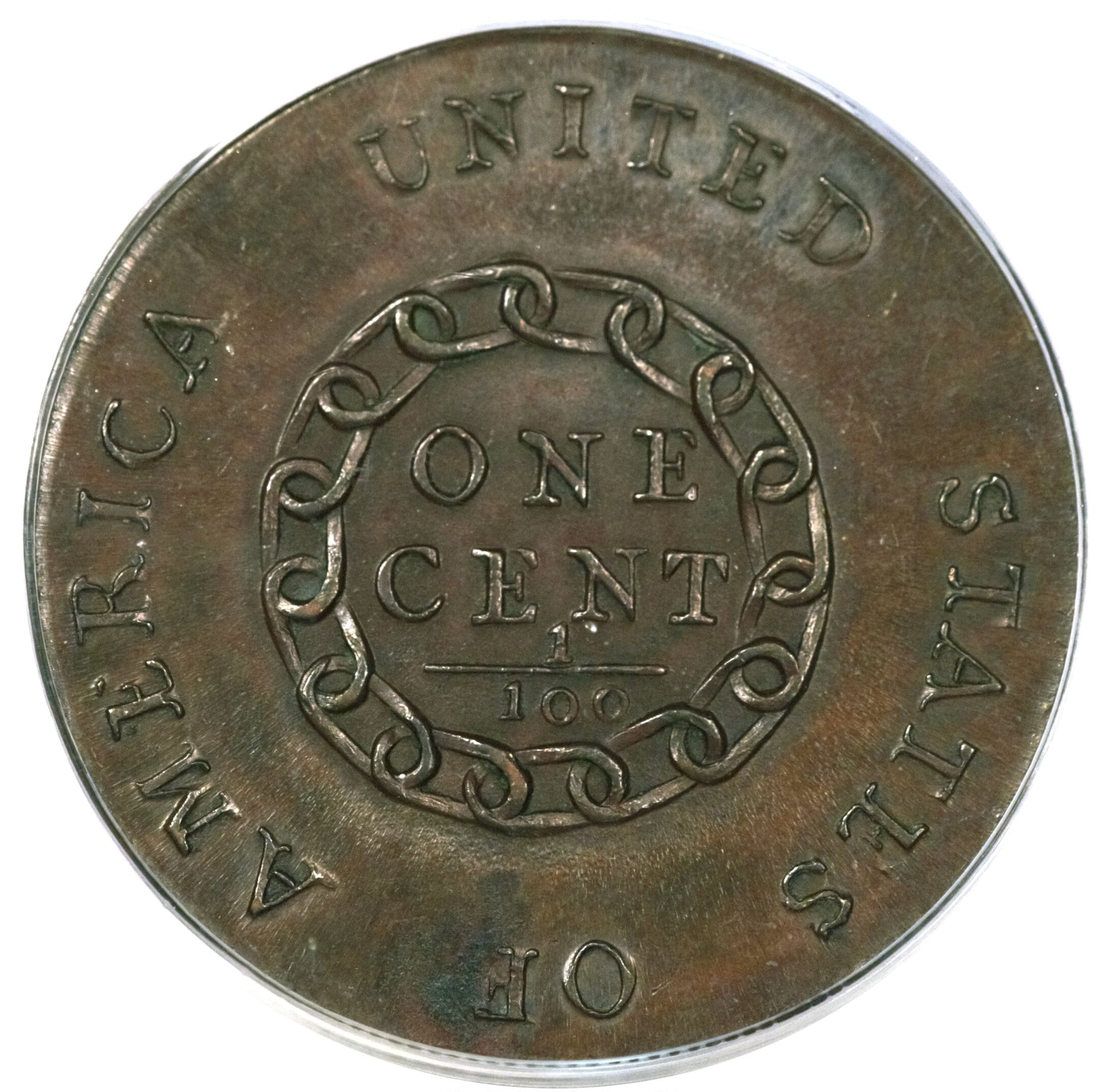 Además de su valor nominal en letras, este ejemplar también cuenta con la fracción “1/100”, que buscaba reafirmar el uso del sistema decimal y facilitar el reconocimiento del valor entre la población