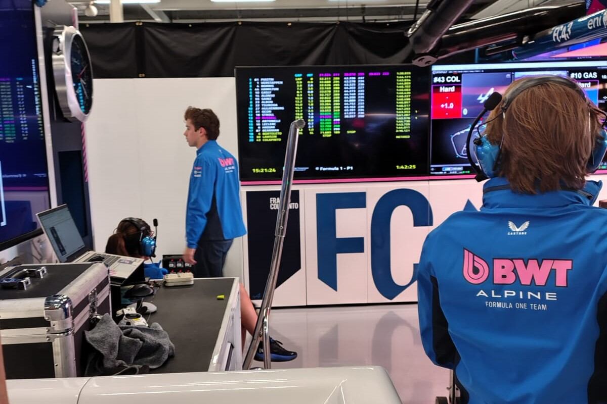 La frustración de Colapinto en los boxes de Alpine tras el abandono en Silverstone