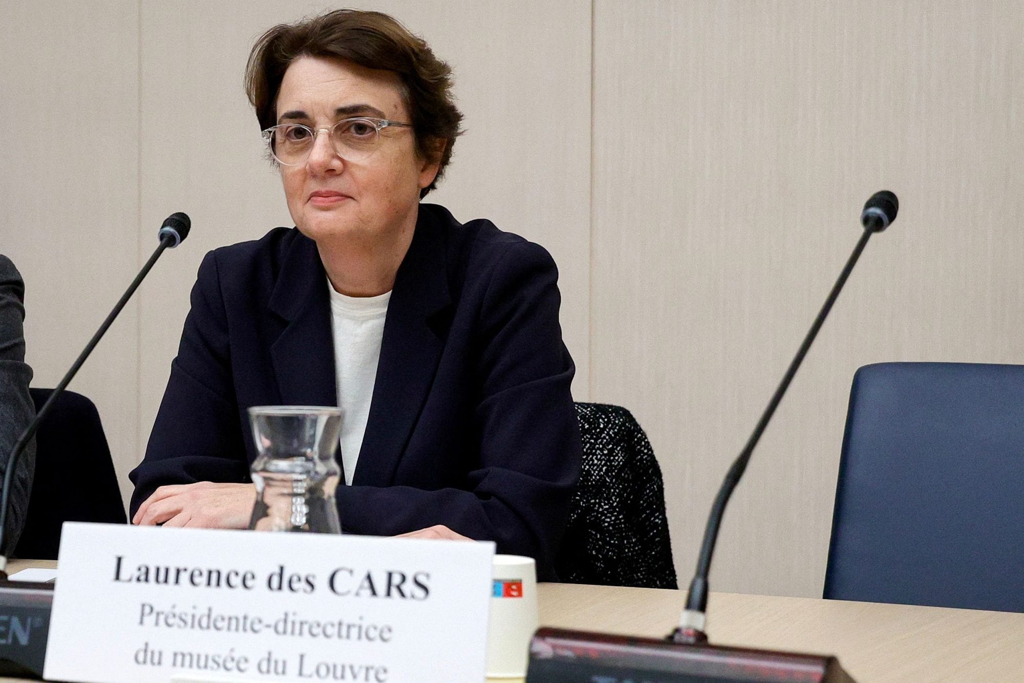 Laurence des Cars presentó su renuncia ayer como presidenta del Louvre; ahora la sucederá Leribault
