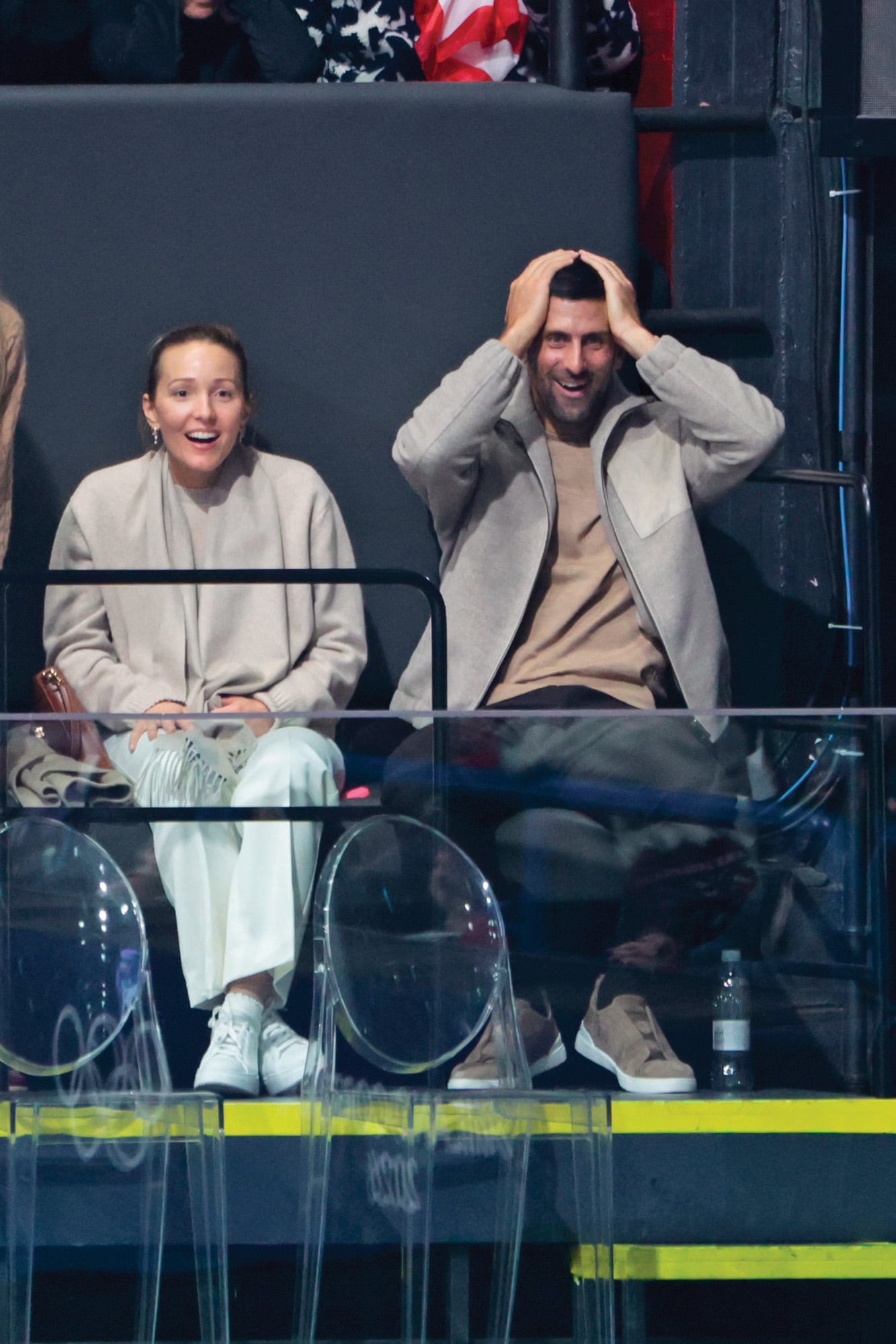 El tenista Novak Djokovic y su
mujer, Jelena, siguieron de cerca las pruebas de la categoría Patinaje Artístico