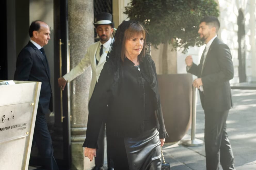 Patricia Bullrich, camino al funeral del papa Francisco