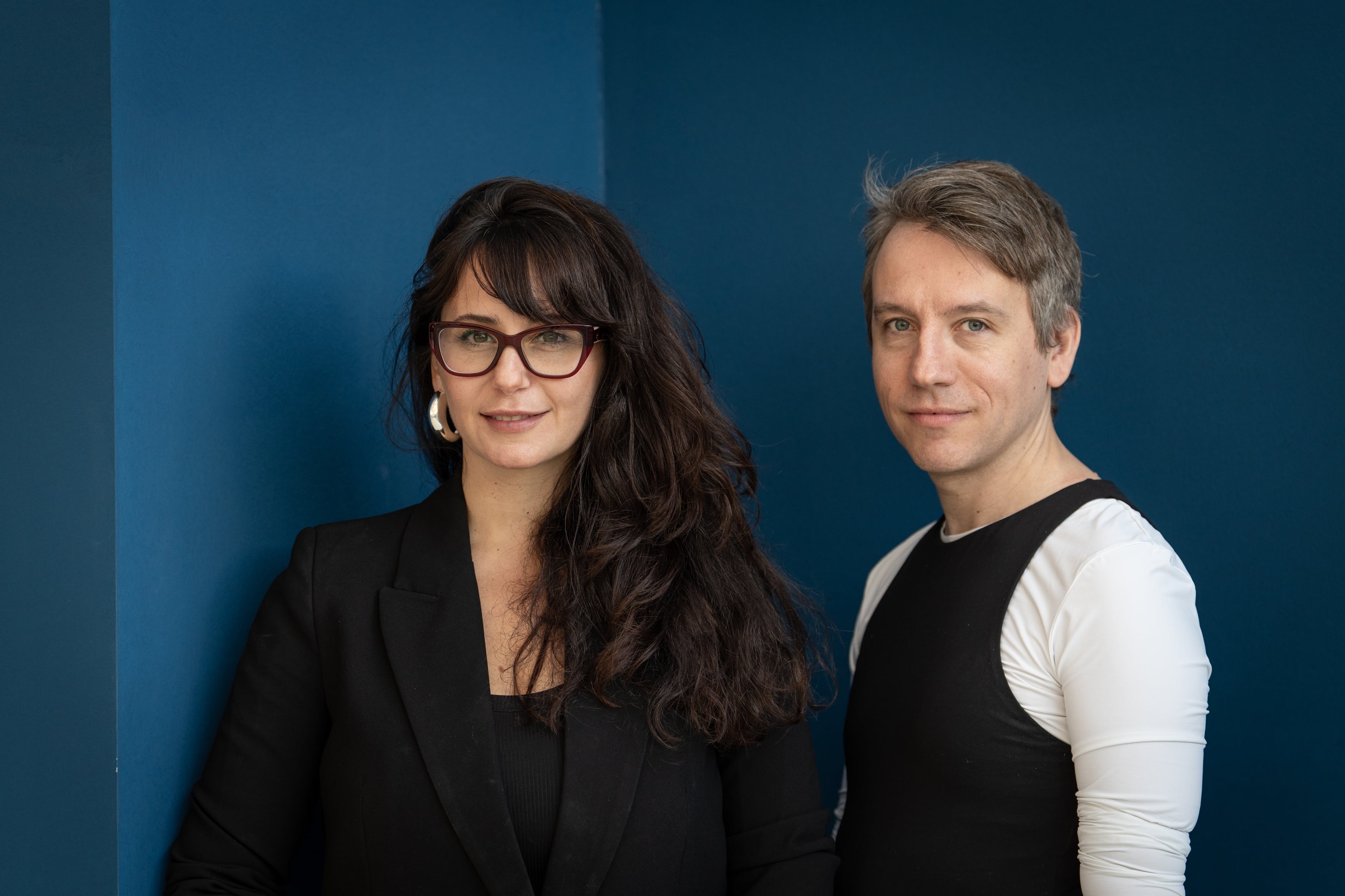Julieta Cayetina y Denis Smith, coautores de Eye y yo.