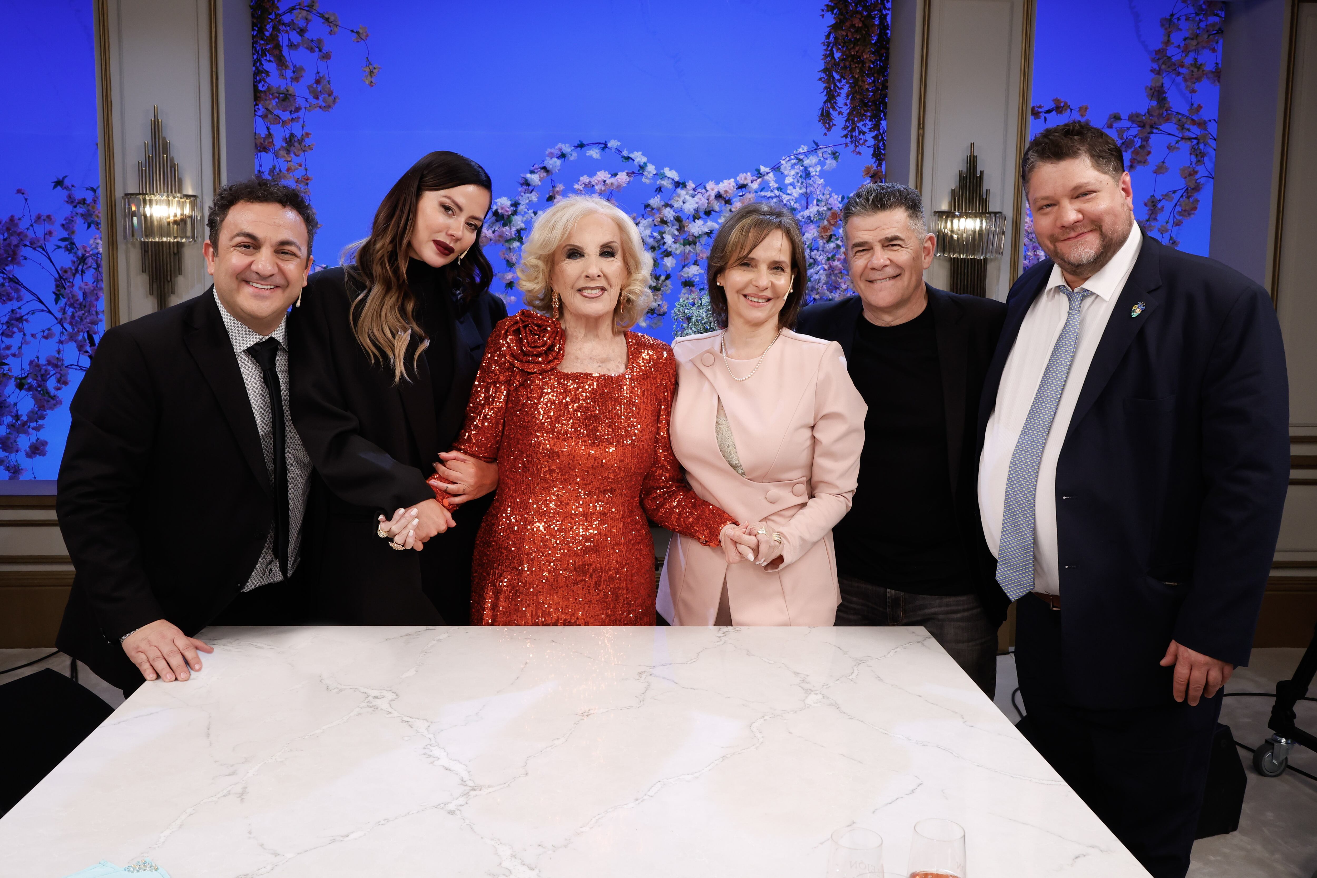 Diego Topa, Karina Jelinek, Gabriela Toscano, Julian Weich y Nicolás Wiñazki, los invitados de la noche