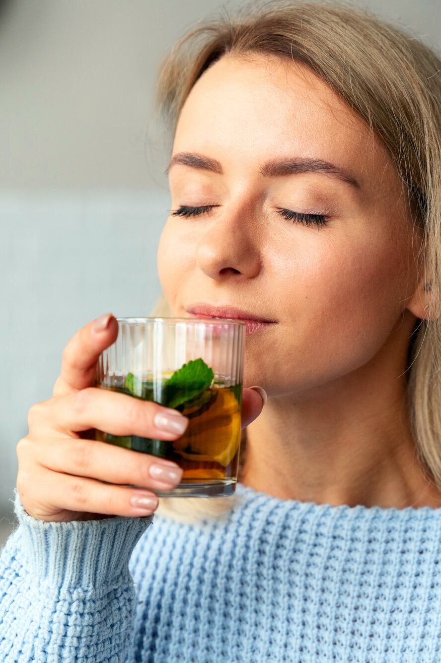 La menta, una hierba natural es que es bastante más que solo un refrescante bucal