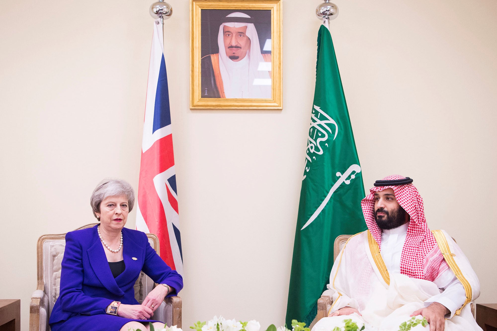El encuentro de Theresa May, primera ministra británica y Mohammed ben Salman, príncipe de Arabia Saudita