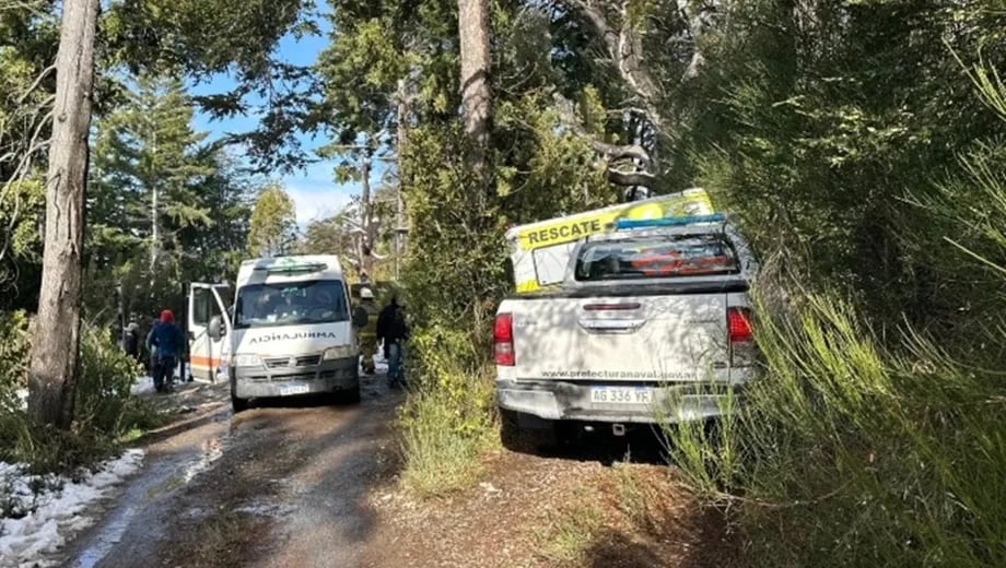 El vehículo en el que viajaban la niña y su madre cayó al lago Nahuel Huapi