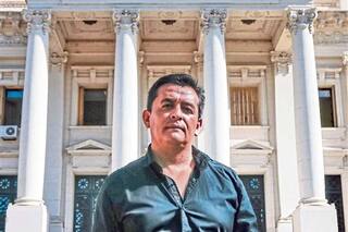 Lo discriminaron por su color de piel