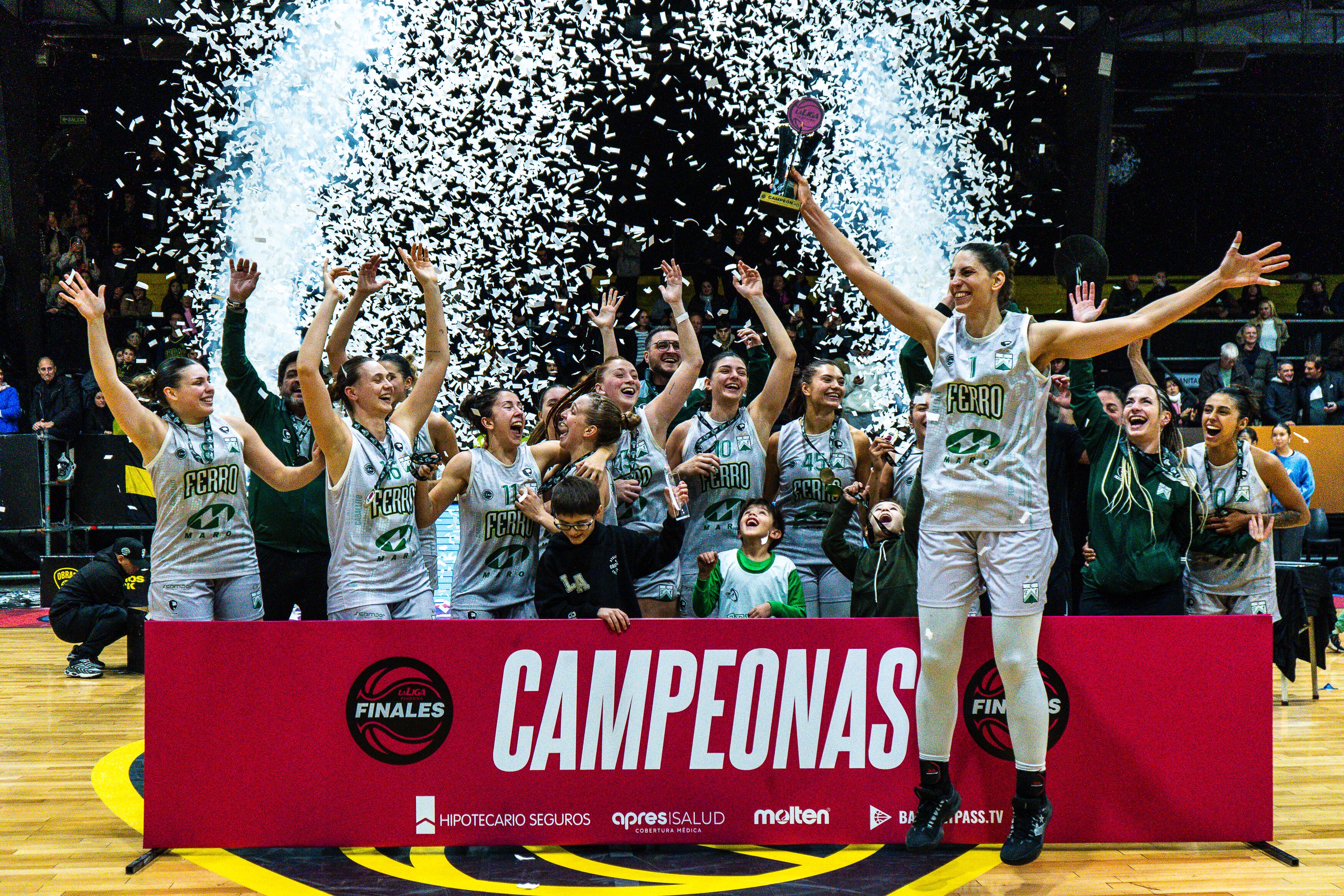 Ferro se coronó campeón de la liga femenina de básquet en el Templo del Rock, que vivió una fiesta en la final