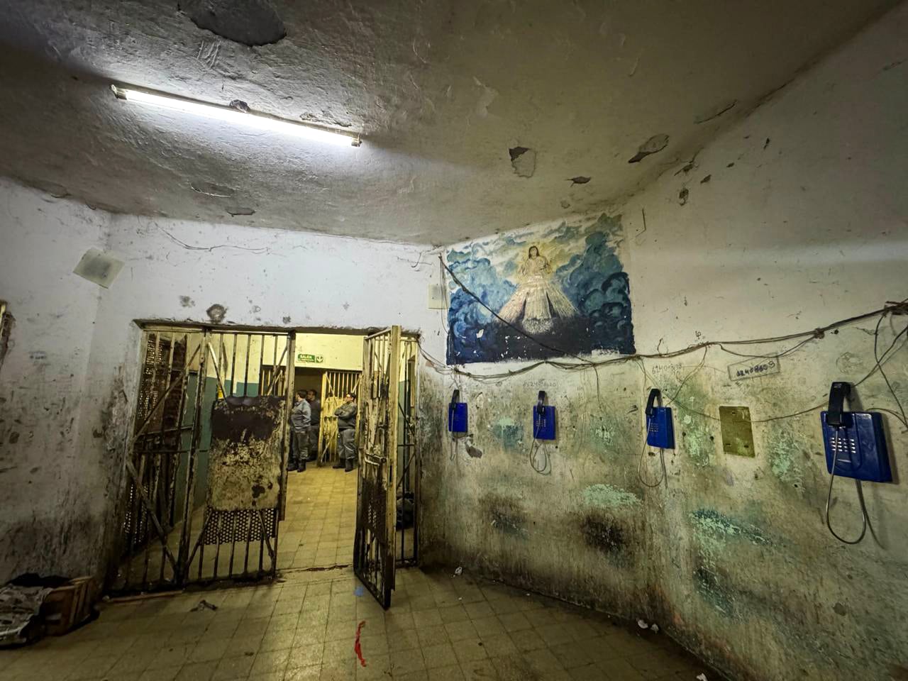 Los pabellones de la cárcel de Devoto vacíos