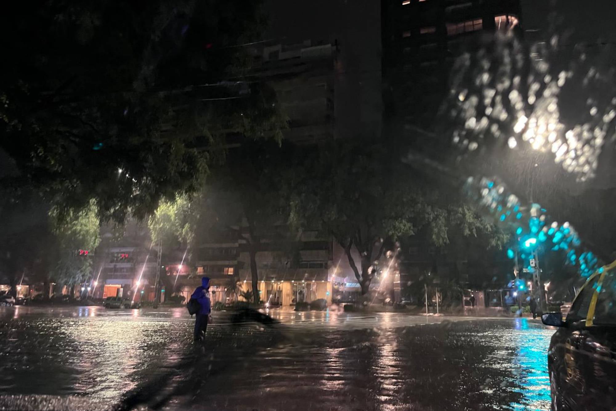 Tormenta en el AMBA: calles inundadas y complicaciones para transitar