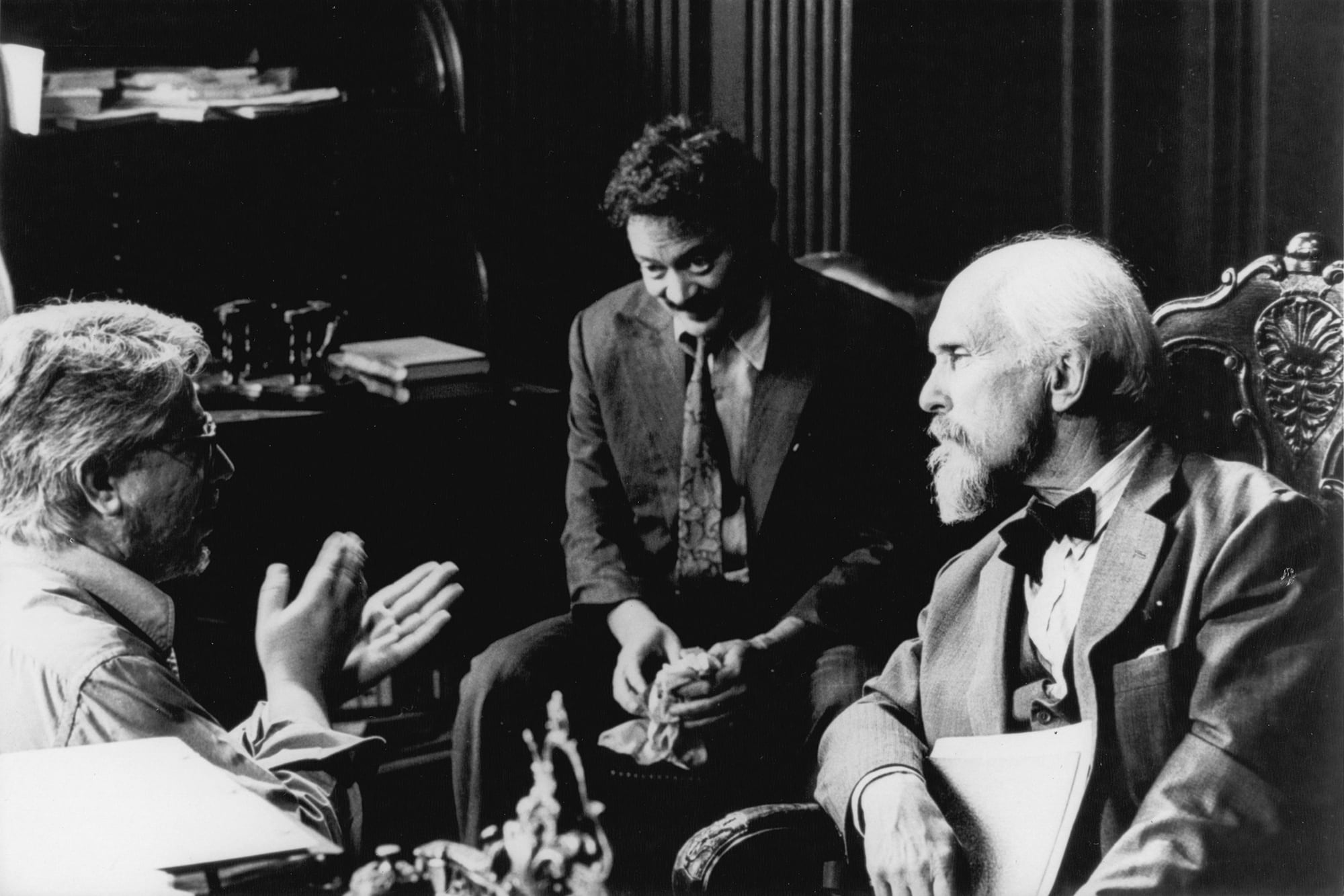 Puenzo junto a Raúl Juliá y Robert Duvall, en el rodaje de La Peste