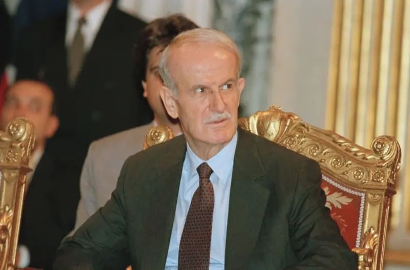 Al Assad heredó el poder de su padre, Hafez al Assad.