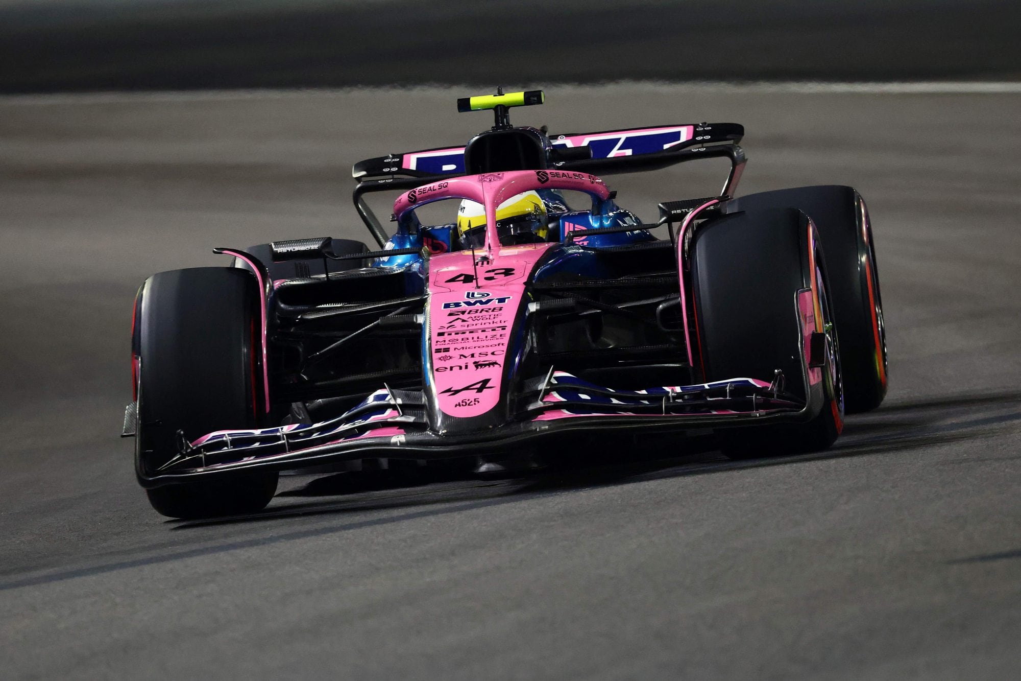 Franco Colapinto transita el dibujo de Las Vegas, donde no se ha sentido cómodo hasta el momento; el argentino no ha logrado ir más allá del 16º puesto final en las tres tandas de prácticas.