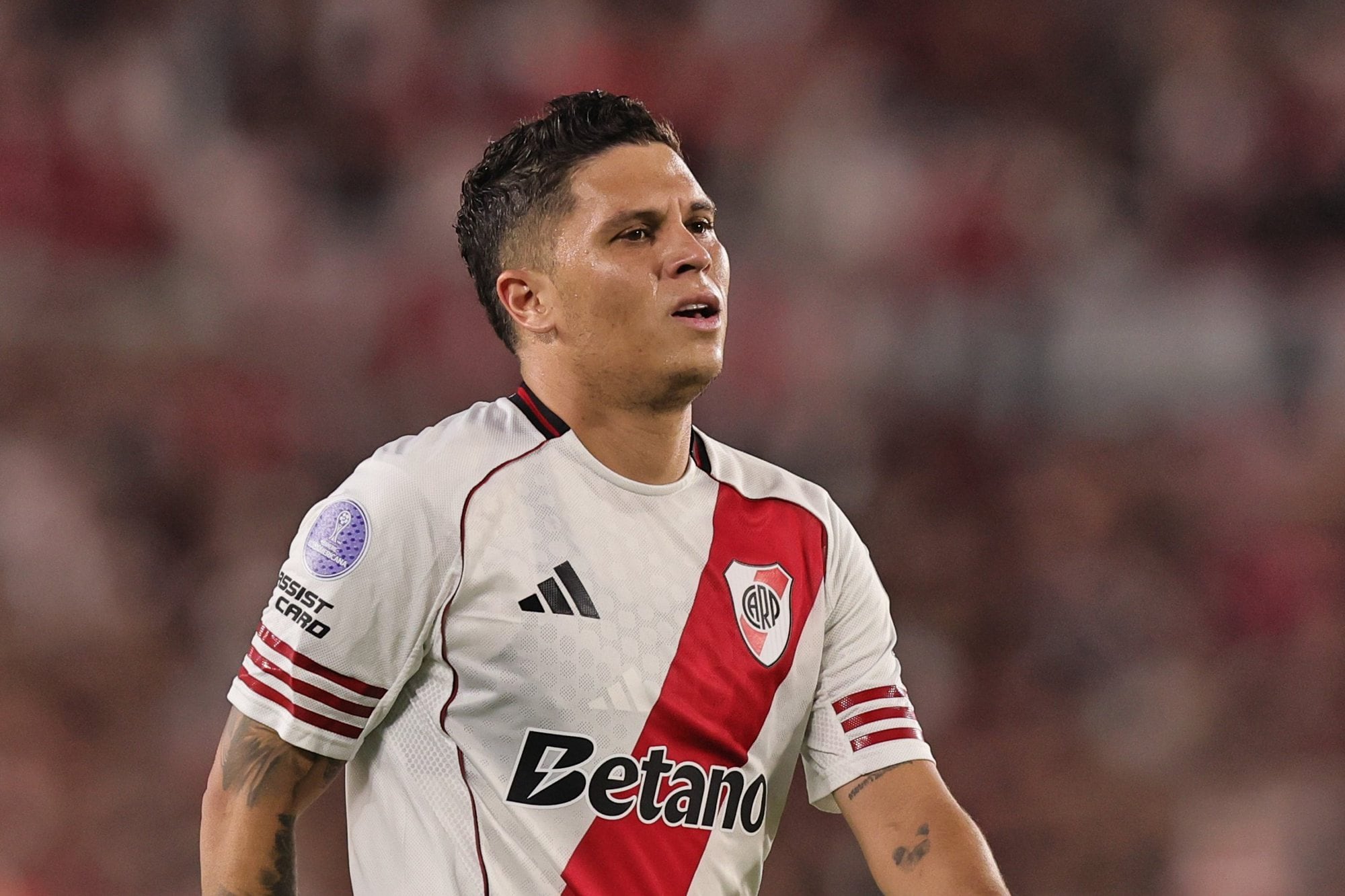 Juan Fernando Quintero dejó el partido de este miércoles por una molestia; creyó que podía seguir, pero apenas comenzó la segunda mitad pidió la salida.