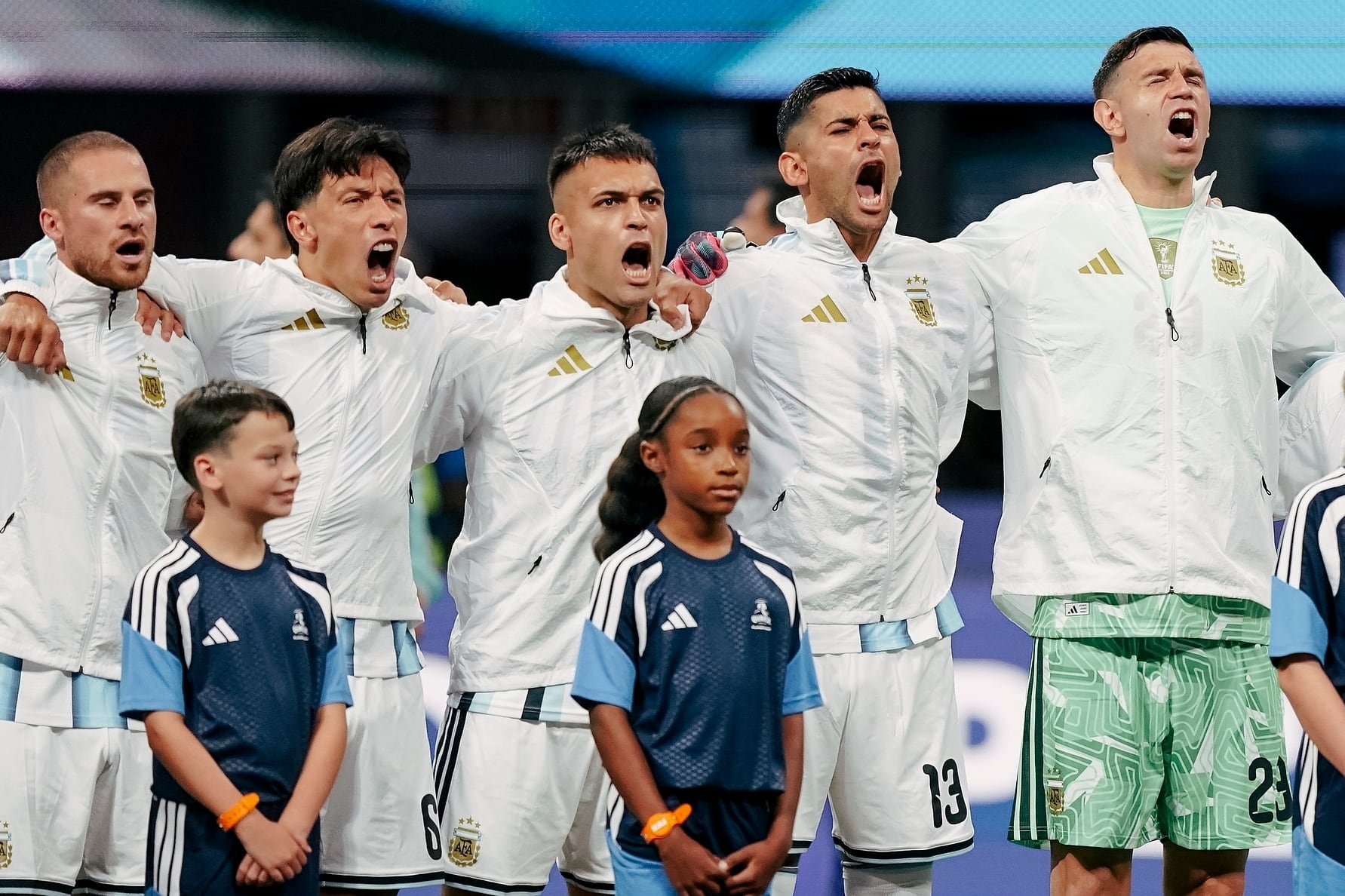 Momento del himno argentino antes del partido del entre la selección y Egipto en Atlanta