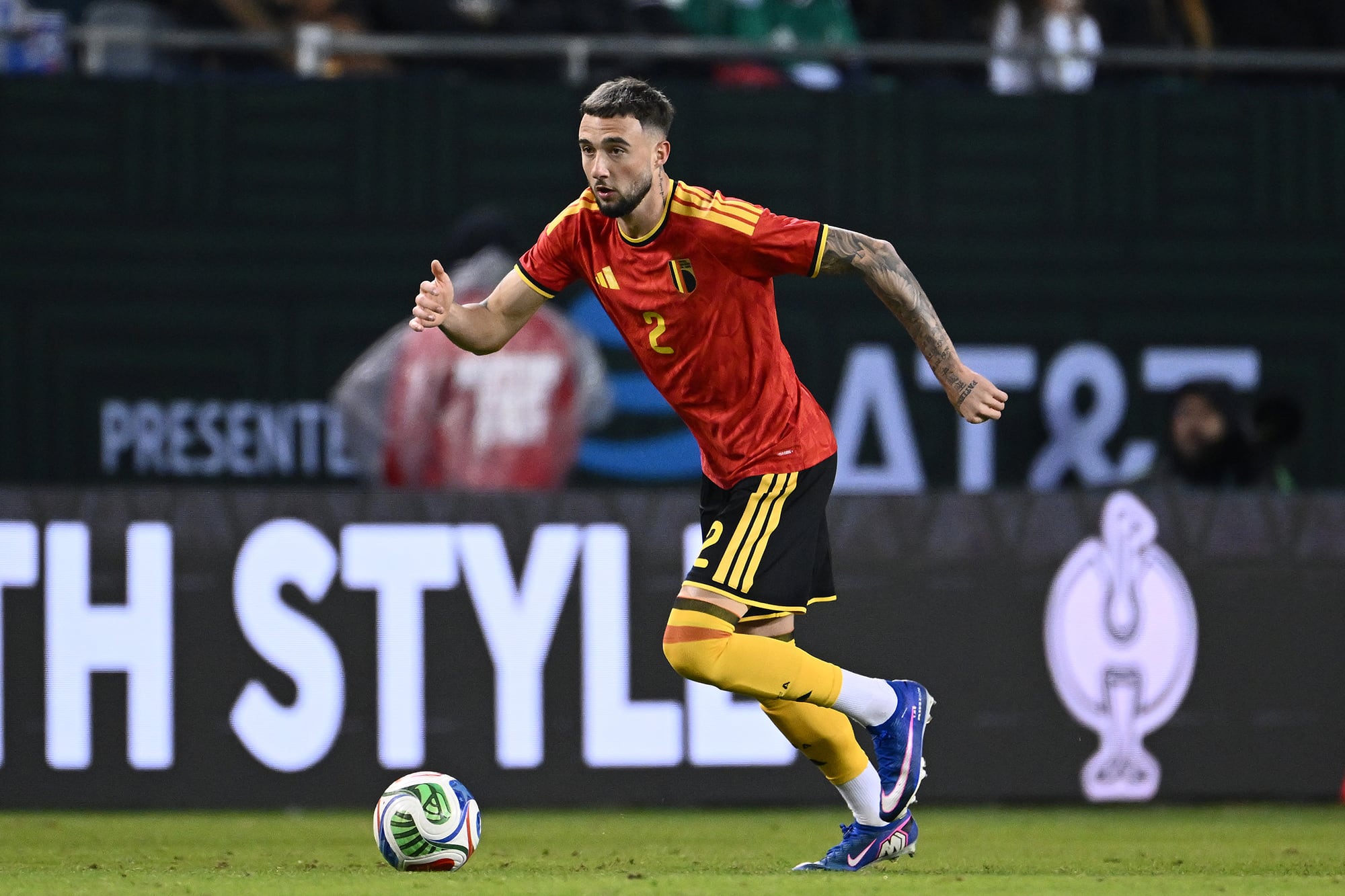España vs. Bélgica, EN VIVO por el Mundial 2026: hora, TV y las formaciones 11 Zeno Debast con la camiseta de Bélgica: tiene el alta médica en la selección, pero su club, Sporting de Lisboa, no le permite jugar este viernes con España por los cuartos de final del Mundial 2026