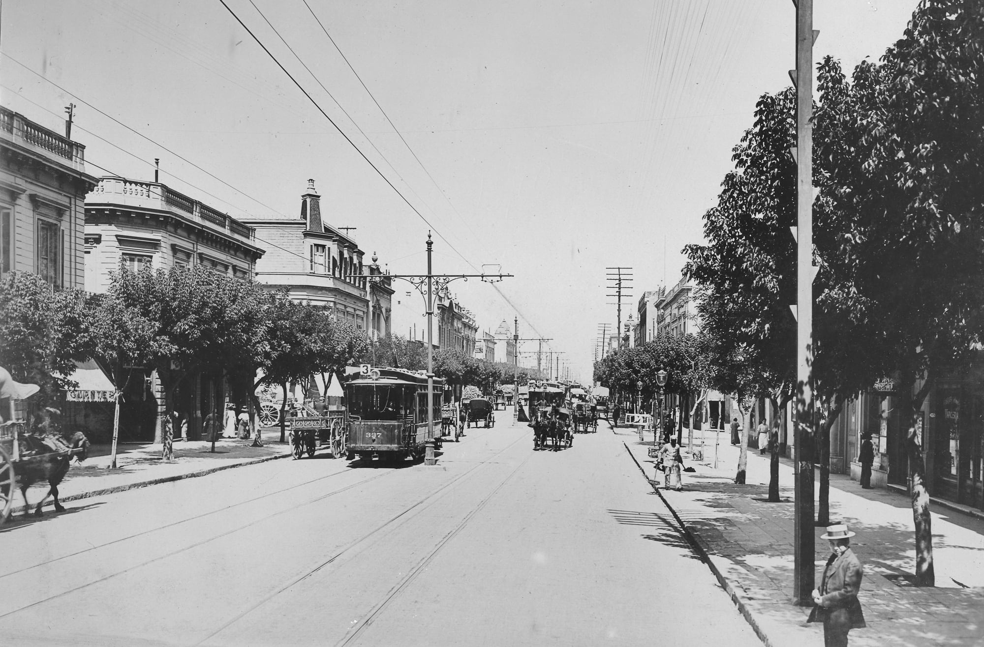 Rivadavia al 2100, desde calle Rincón hacia Pasco.
