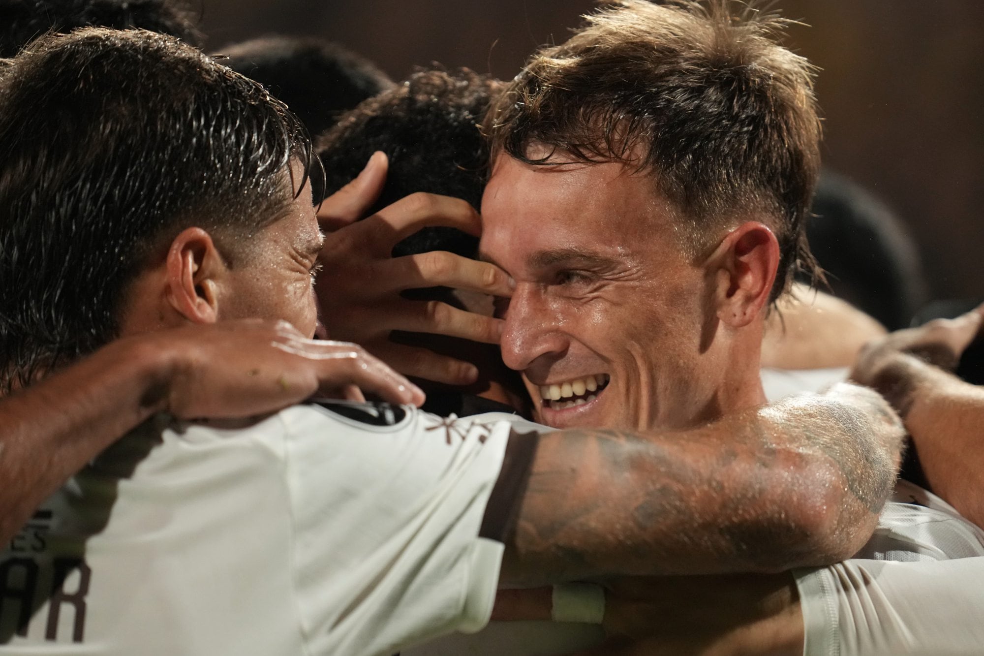 Hazaña en la Copa Libertadores: Platense venció a Peñarol en Uruguay en su primer viaje internacional 7 La satisfacción de Mainero tras conseguir otro tanto que quedará en los libros de la historia calamar: anotó el de la primera conquista (Apertura 2025) y, este jueves, el primero fronteras afuera, por la Copa Libertadores.