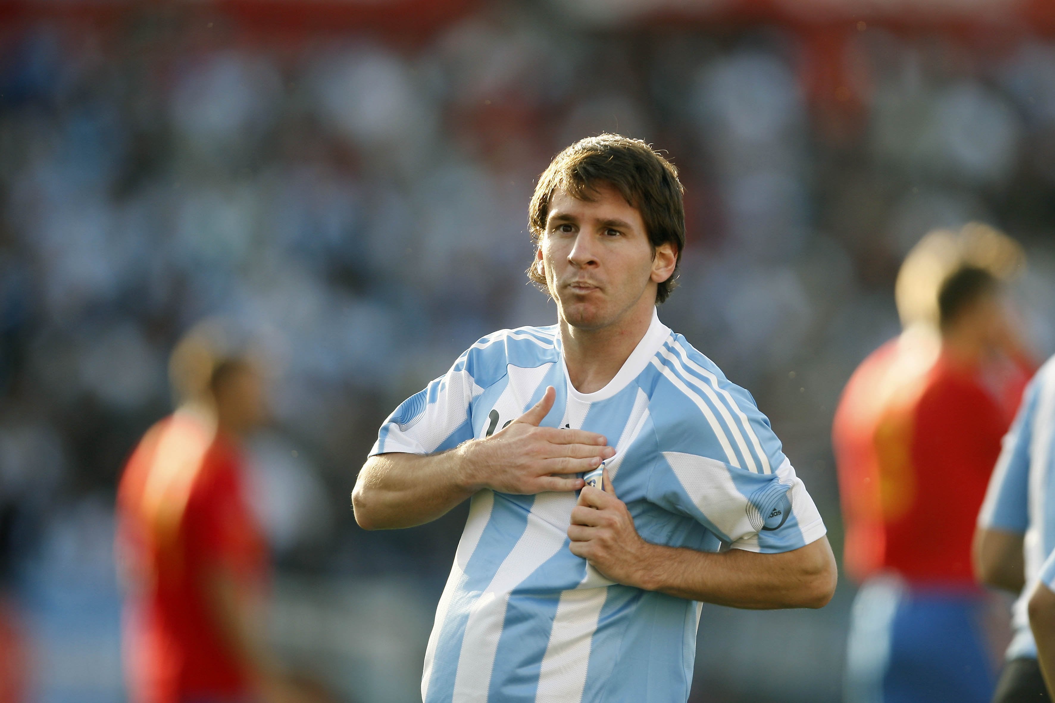Con los colores en la piel. El 7 de septiembre de 2010 no fue un partido más para Messi: España, motivo de burlas al