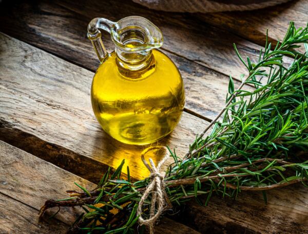 El romero tiene propiedades antiinflamatorias. Foto:iStock