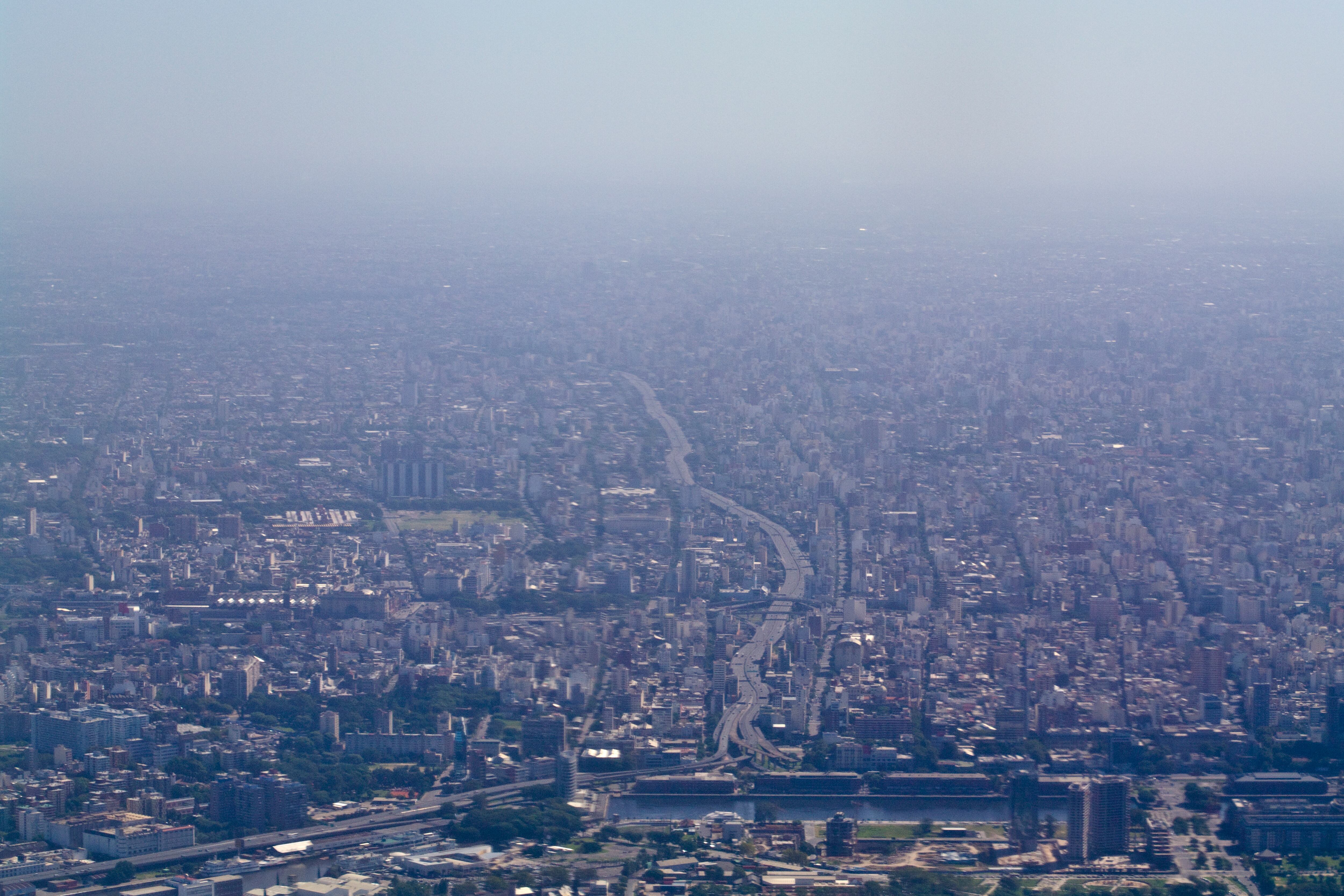 Phoenix-Mesa figura entre las cinco áreas metropolitanas más afectadas por smog en todo Estados Unidos, según el informe 2025 de la American Lung Association