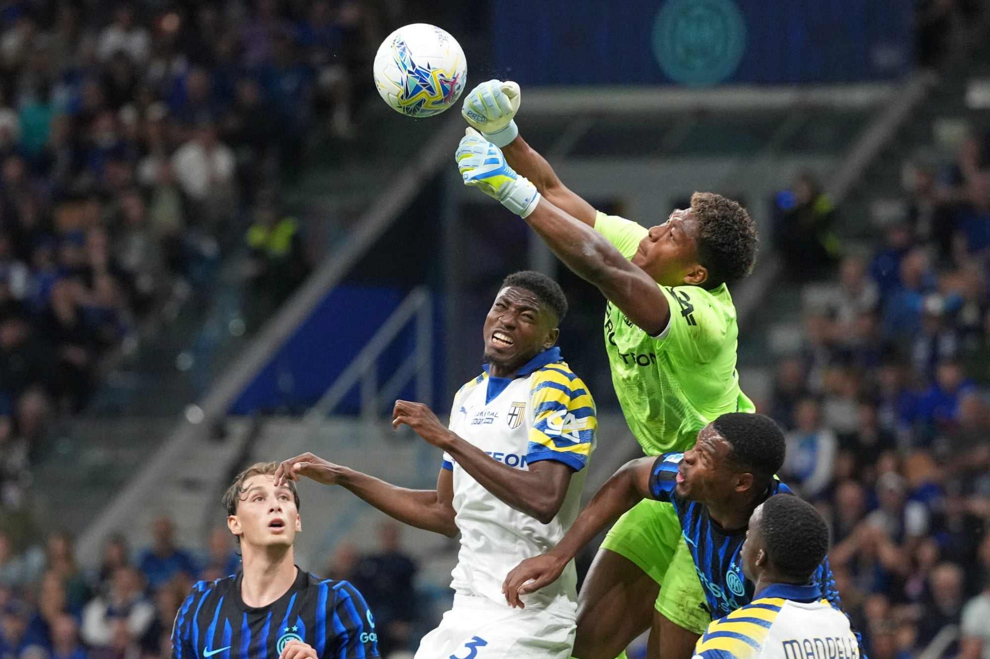 Llegó a Parma hace dos años, convirtiéndose en el primer arquero japonés en jugar en el Calcio: la promesa nipona avanza a pasos agigantados y ahora disputará su primer Mundial.