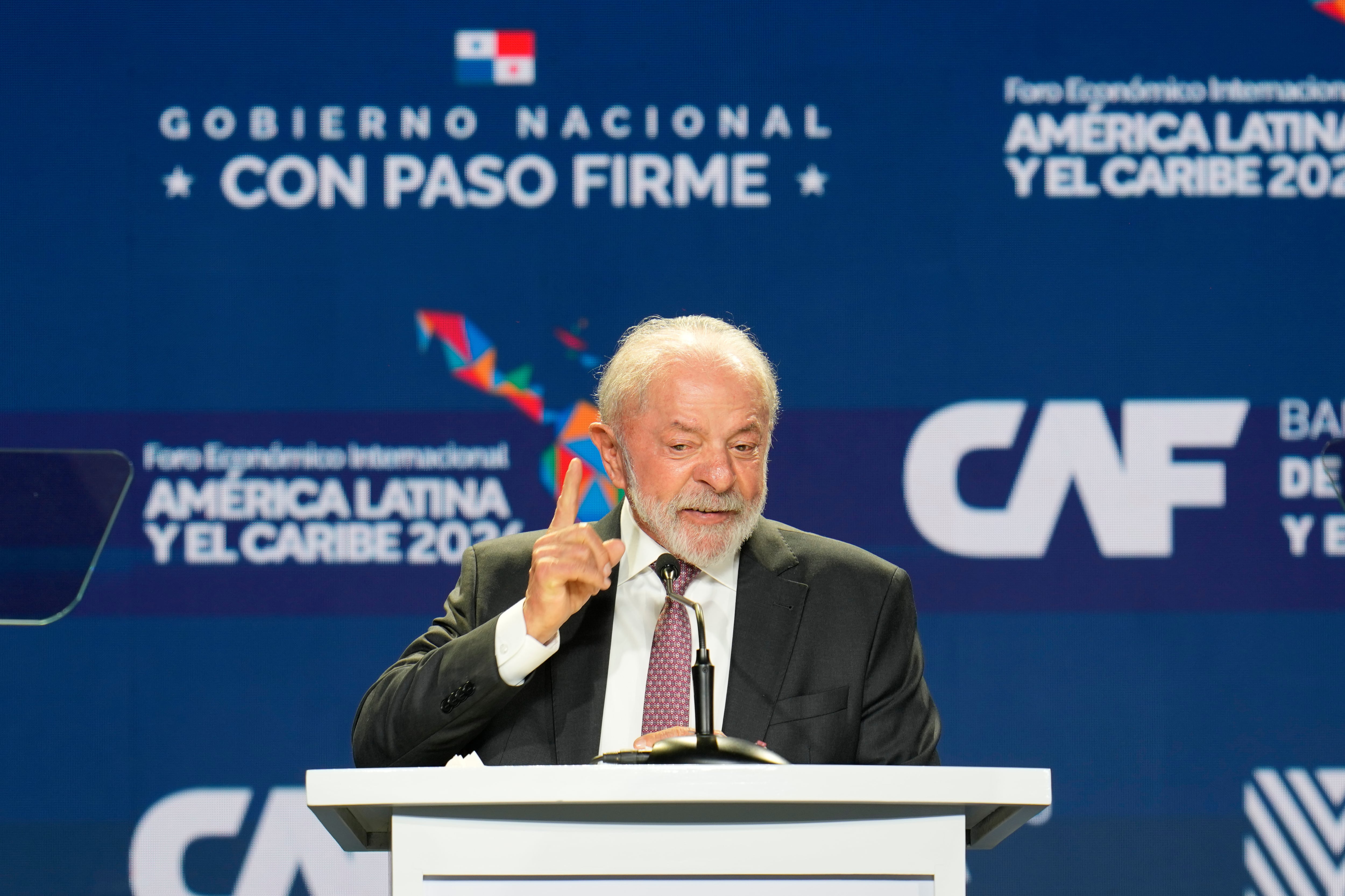 El presidente brasileño Luiz Inácio Lula da Silva habla durante un Congreso internacional (Archivo)