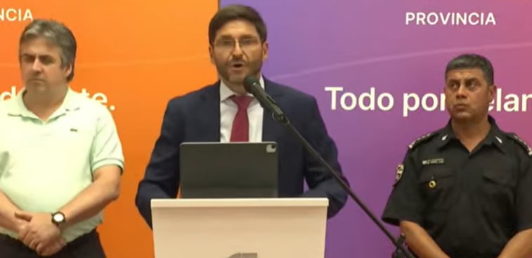 El gobernador de Santa Fe brindó una rueda de prensa