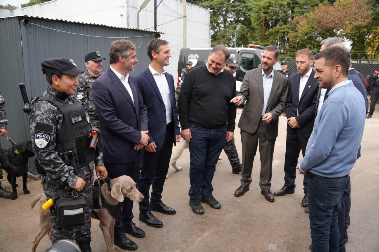 El ministro Alonso, junto a intendentes en la reunión realizada en Escobar