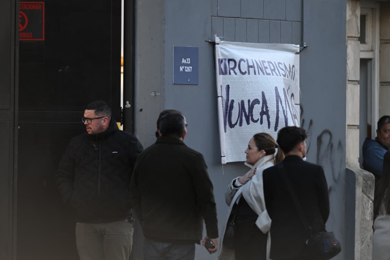 La previa del acto de Javier Milei en el Club Atenas de ciudad de La Plata