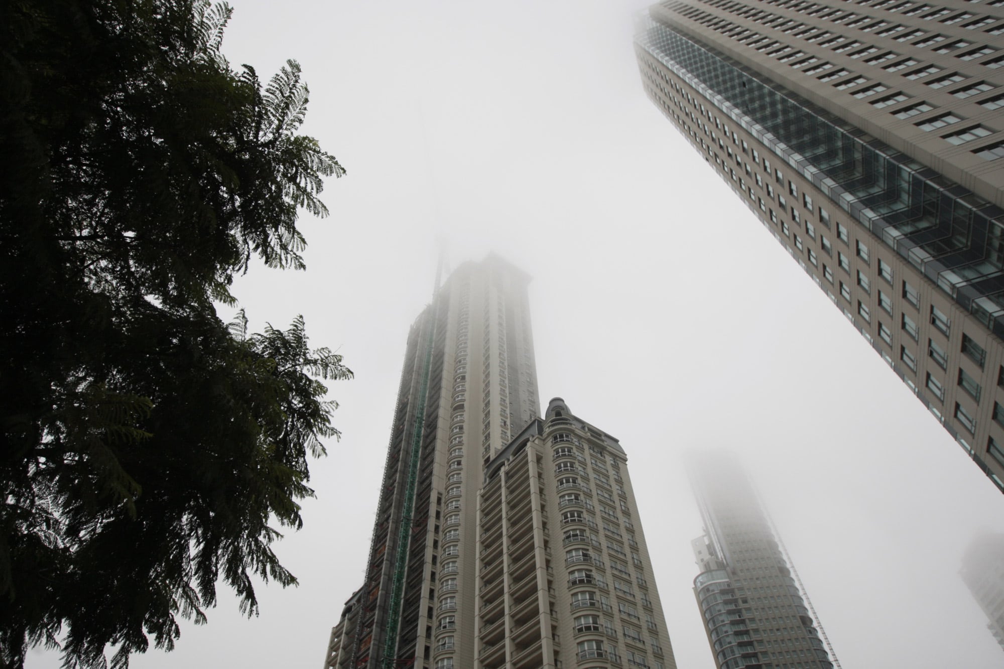 El lunes se presentará con cielo cubierto y lloviznas intermintentes