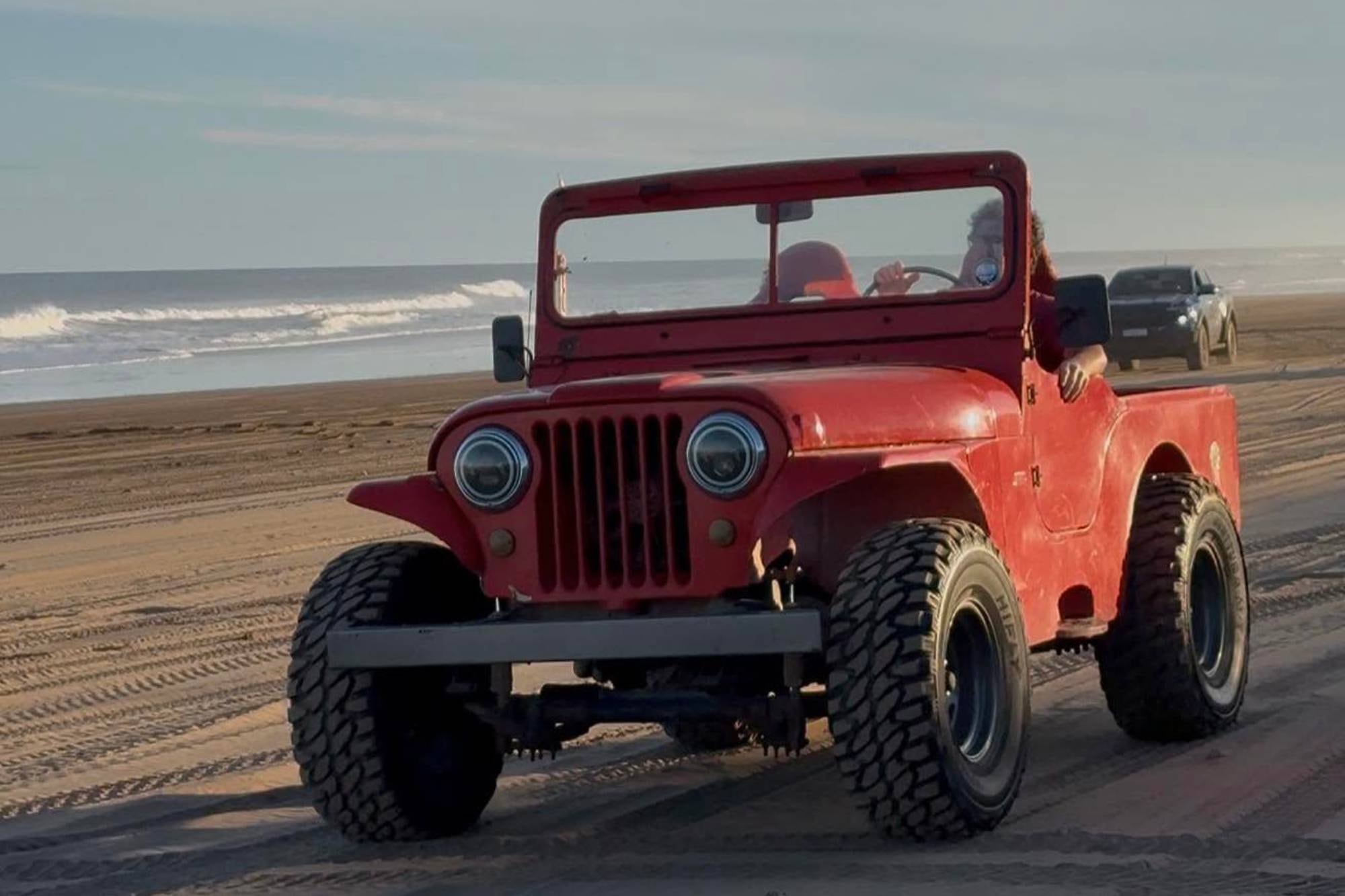Un hombre de 35 años murió tras volcar en un Jeep que probaba en los médanos de Necochea