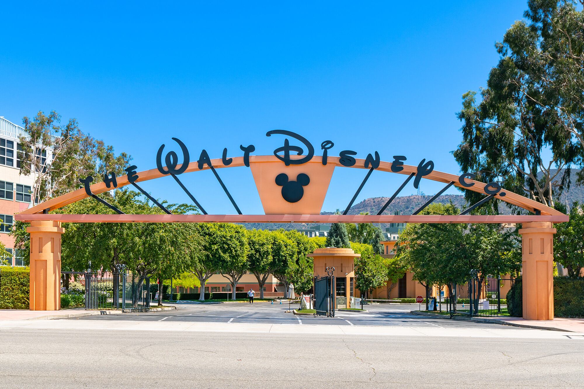 La razón por la cual Disney compró las casas de una cuadra completa en una calle de California