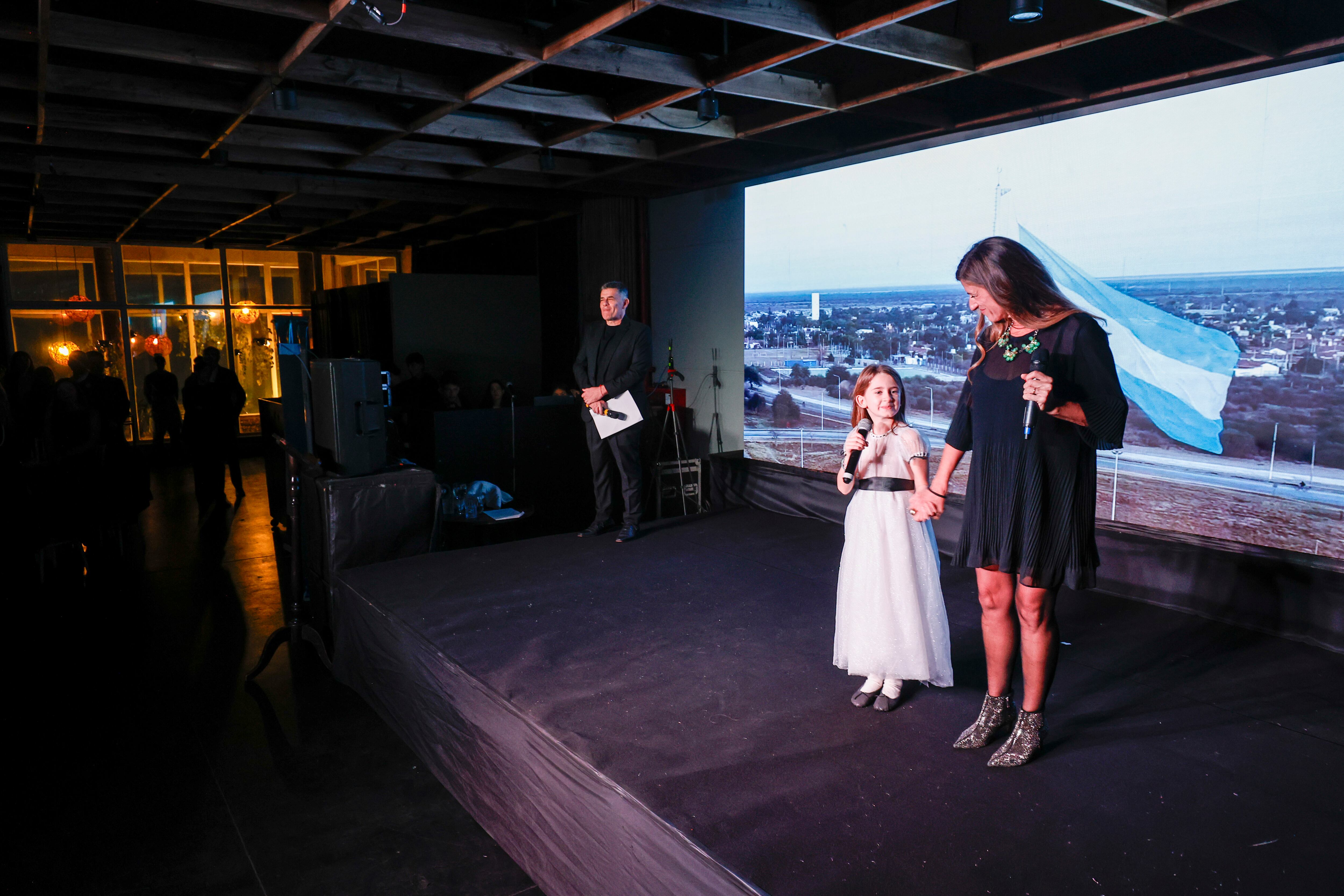 El himno nacional, a dúo