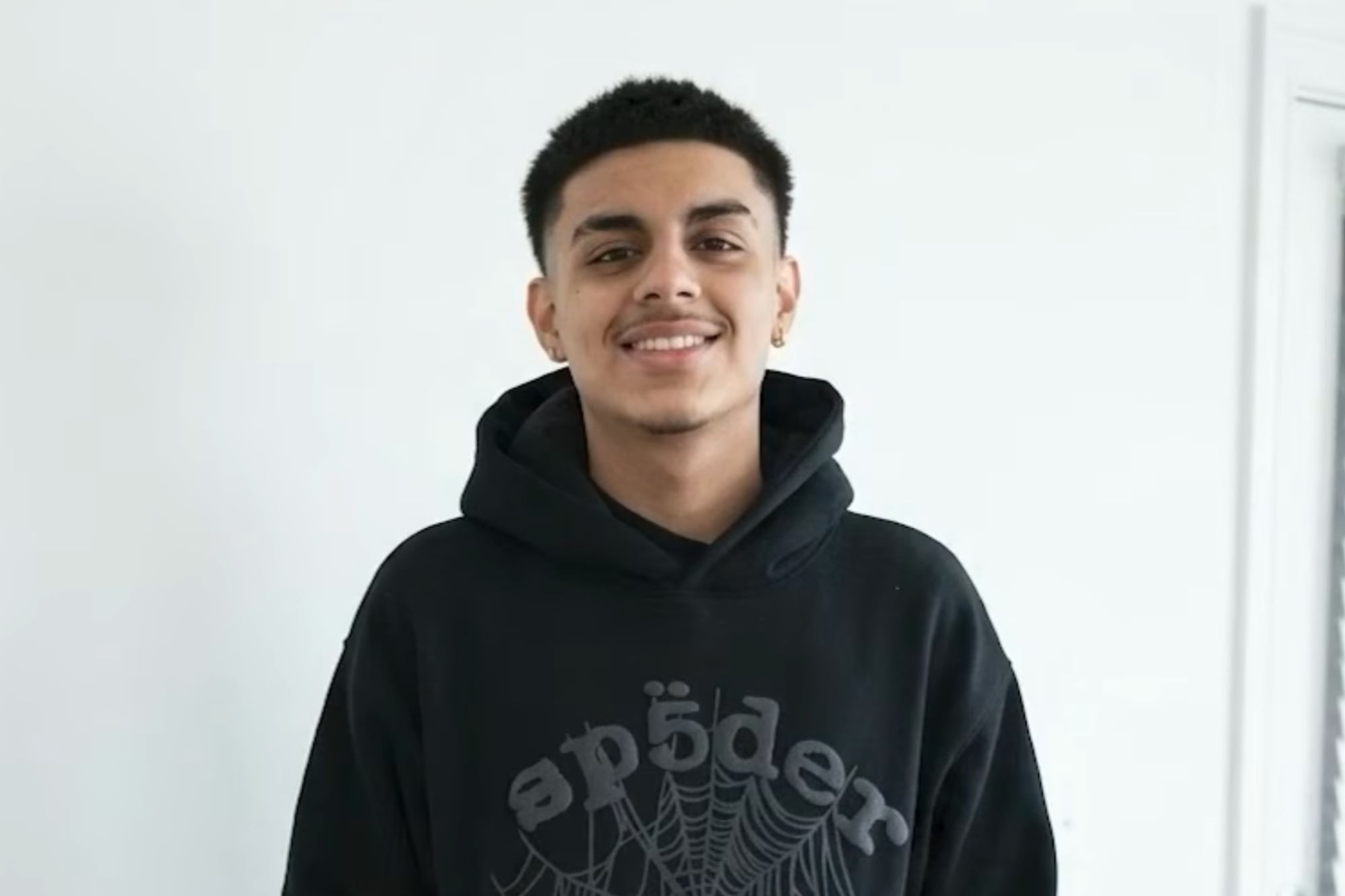 El joven fue arrestado por no respetar una señal de “Stop” y conducir sin licencia