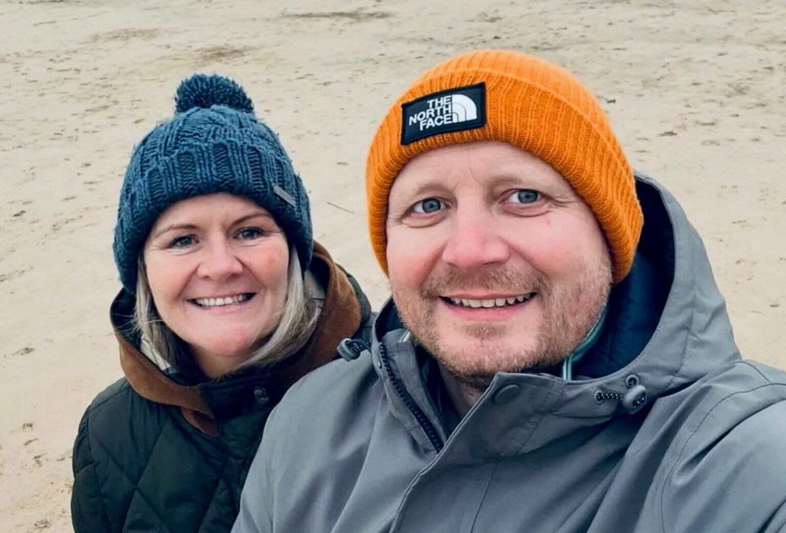 Lucy y Rhys Thomas tomaron la decisión de comprar una iglesia para remodelarla por completo