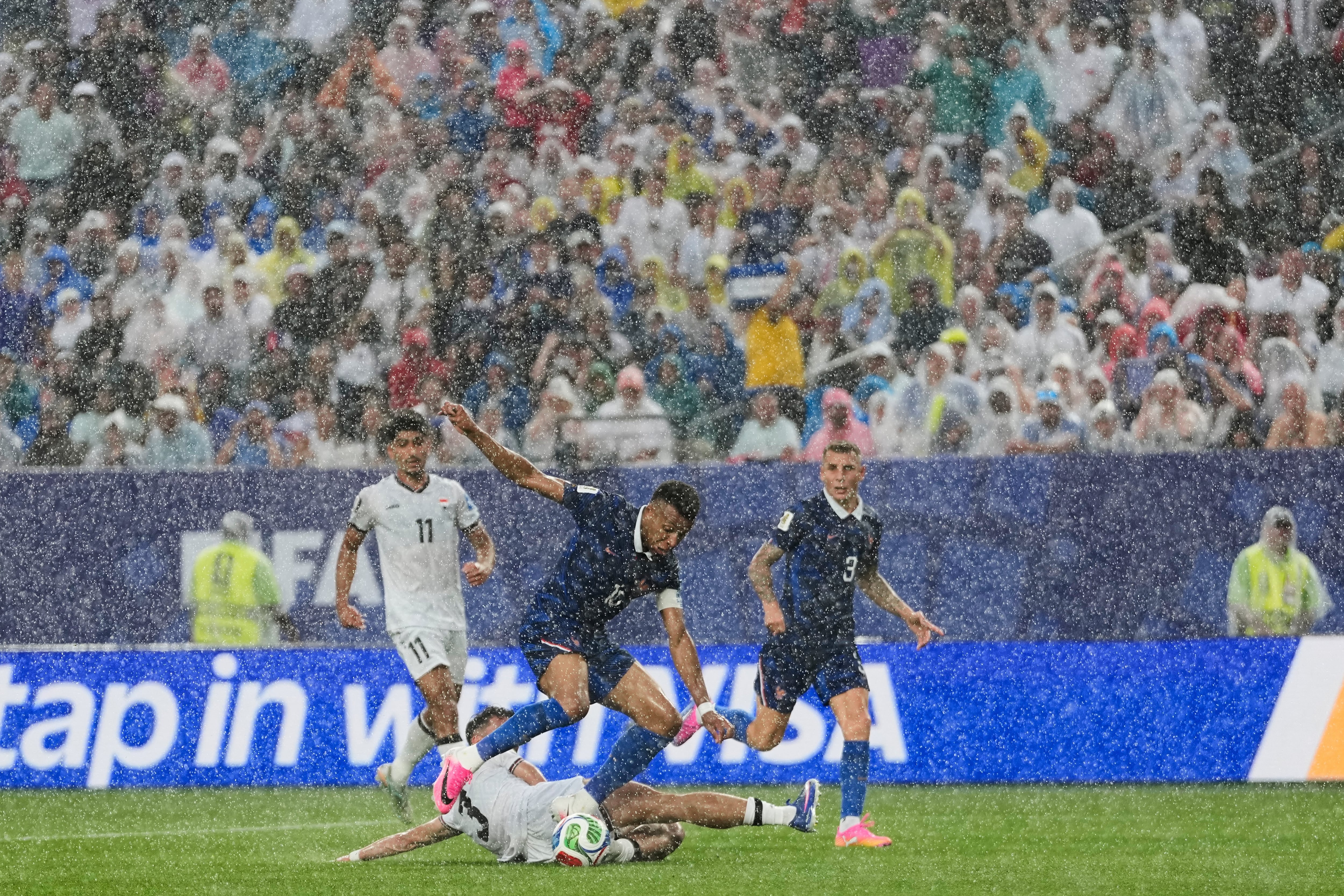 Una intensa lluvia cayó durante algunos minutos en Filadelfia