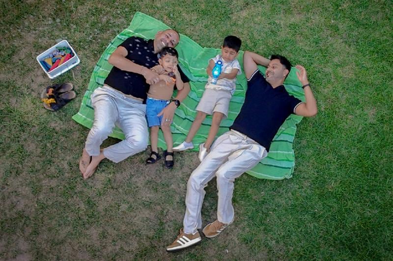 “Adoptar fue muy rápido”: cómo hizo Córdoba para reducir el tiempo de espera de los niños que aguardan una familia