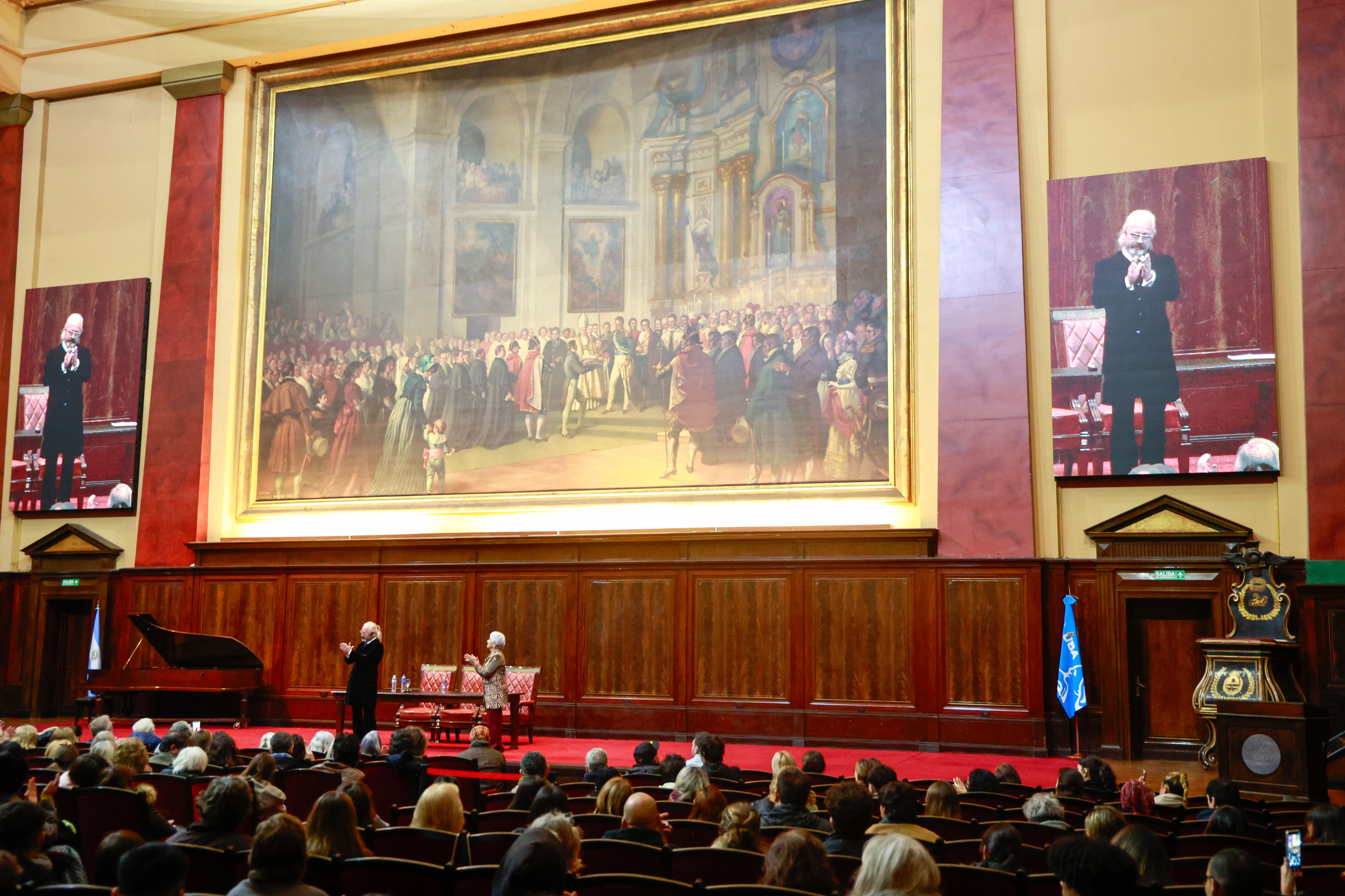 El artista argentino Helmut Ditsch se presentó en el Aula Magna de la Facultad de Derecho de la Universidad de Buenos Aires