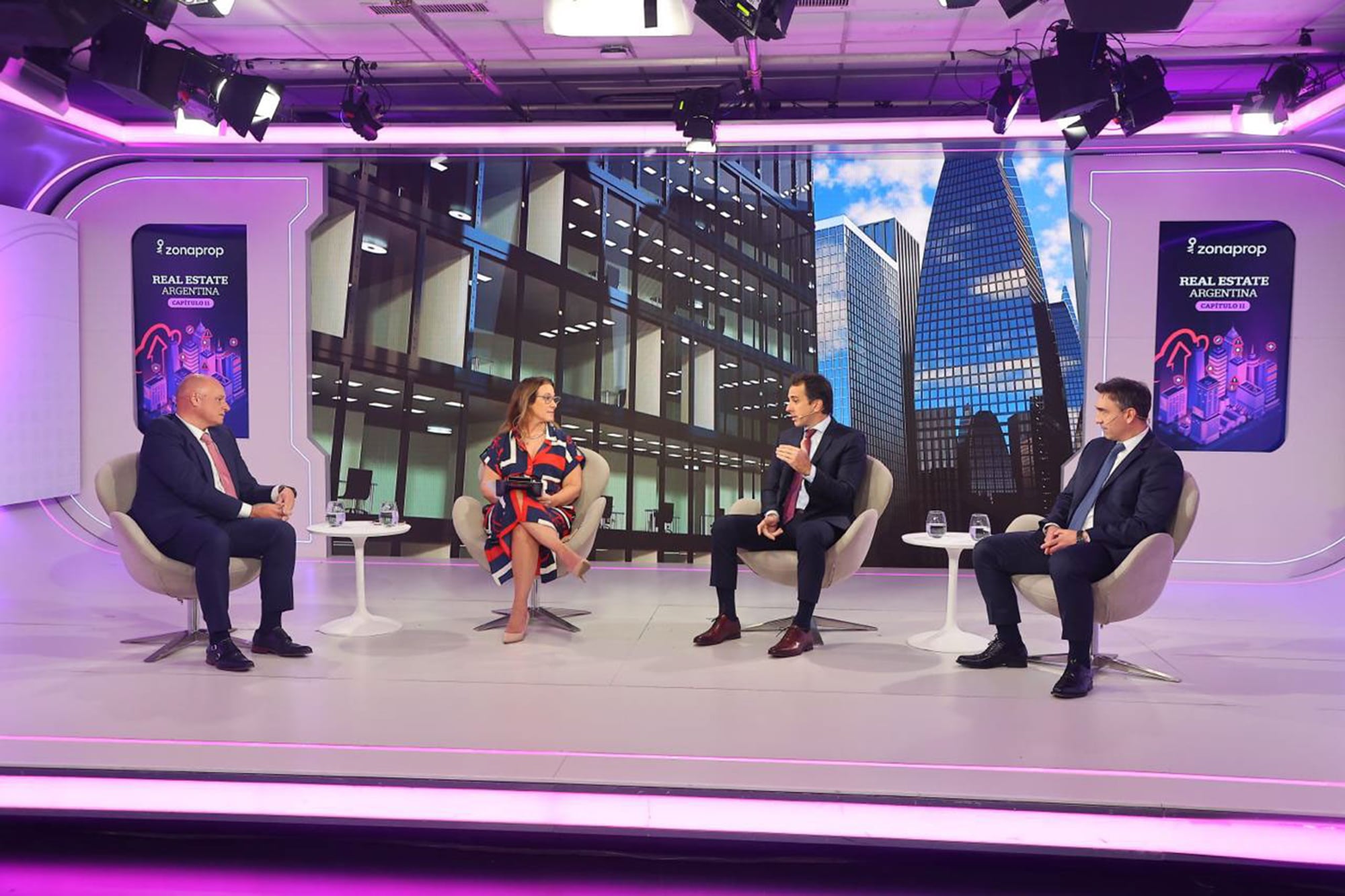 Nicolás Cox Montt (CBRE), Verónica Rubí (LA NACION) Hernán Castro (Cushman & Wakefield) Y Fernando Novoa Uriarte (Newmark)