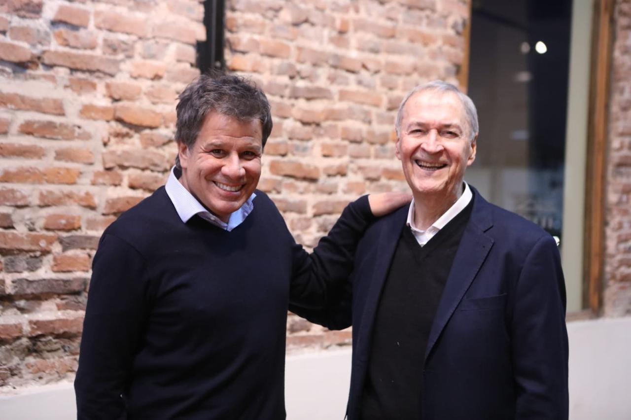 El exgobernador de Córdoba Juan Schiaretti junto al diputado nacional Facundo Manes.