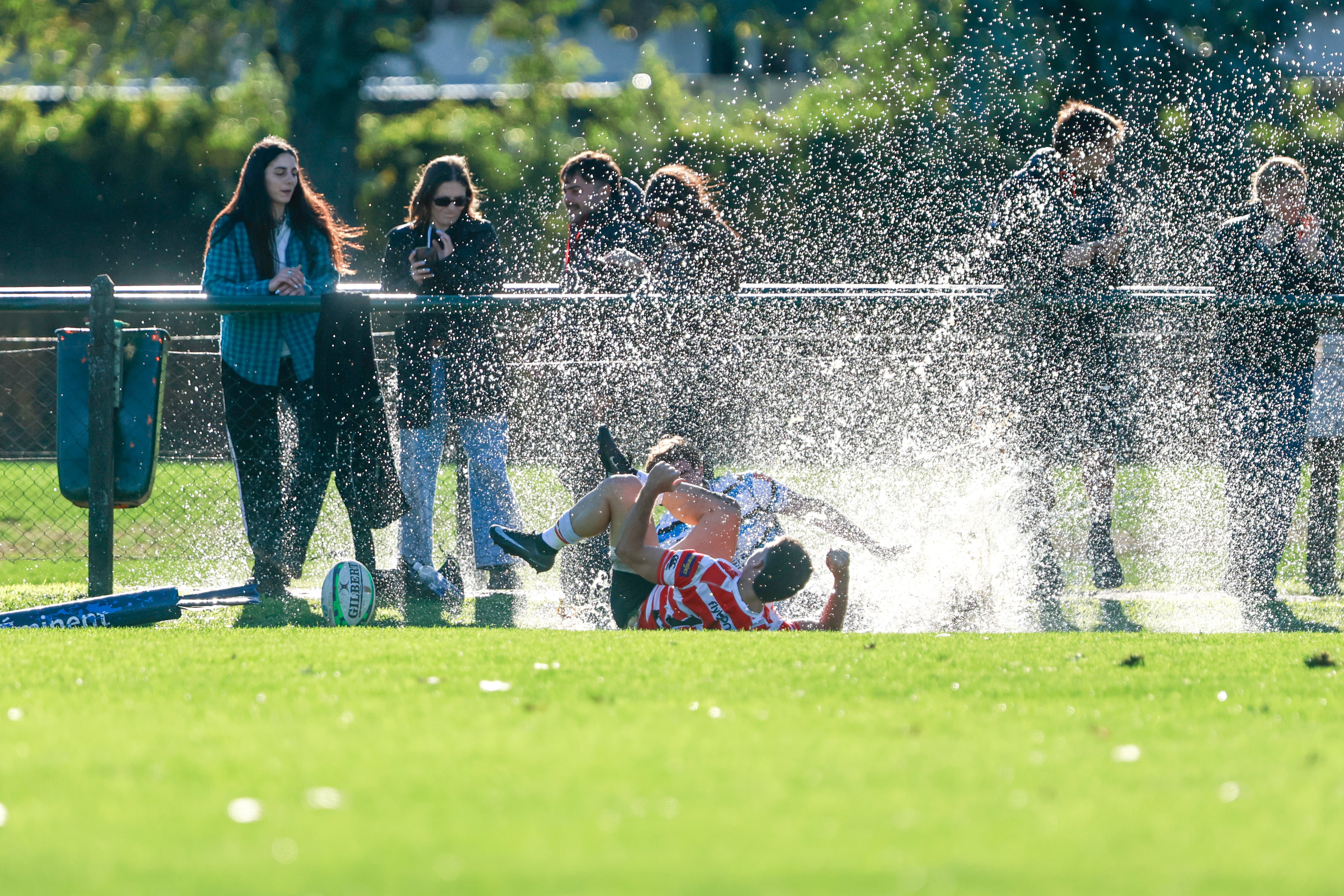 Disputa en el agua, acumulada por la copiosa lluvia del viernes