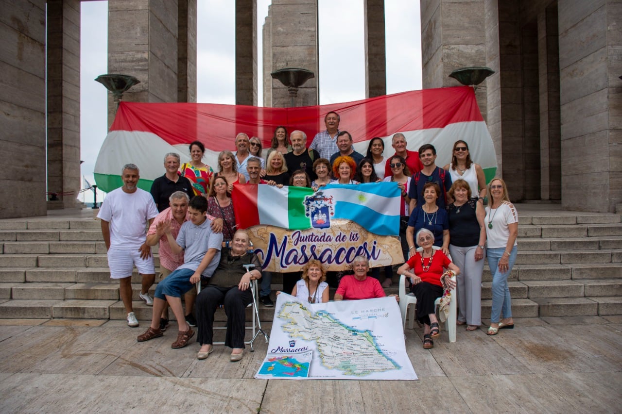 El primer encuentro se realizó el 10 de diciembre de 2022 en el Monumento a la Bandera, en Rosario