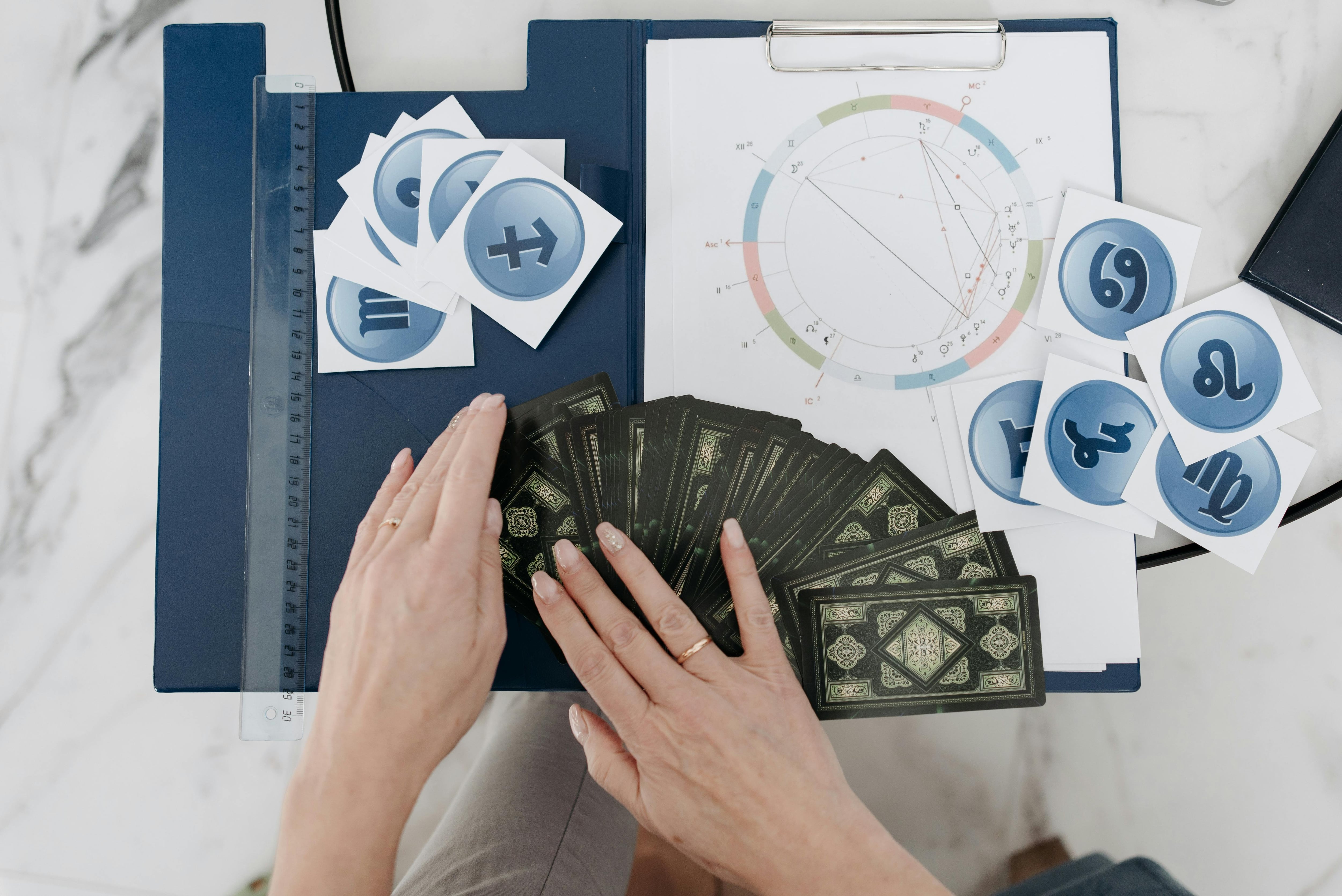 Géminis es uno de los signos beneficiados por Plutón Retrógrado (Pexels/Pavel Danilyuk)